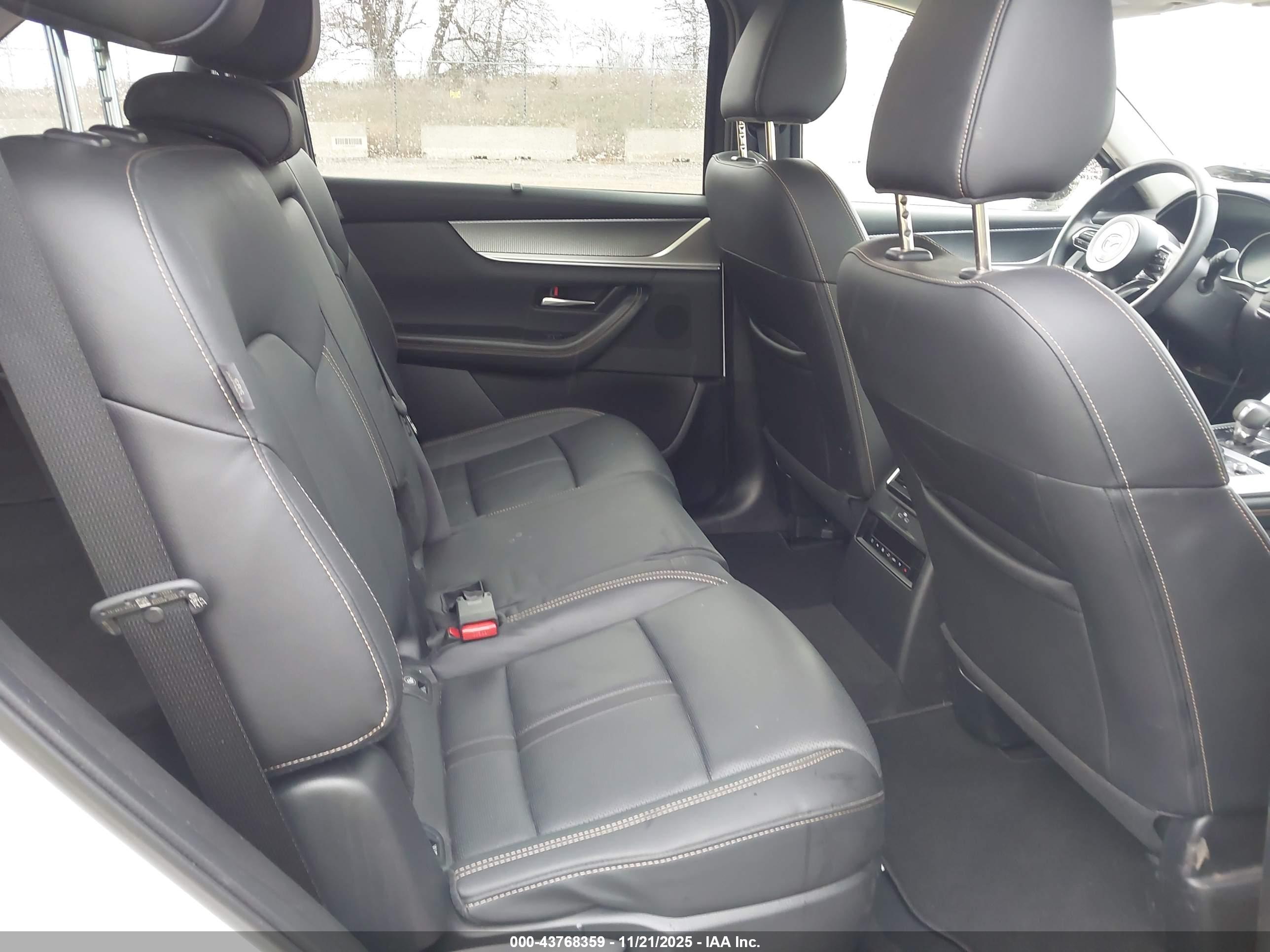 MAZDA CX-70 image 8
