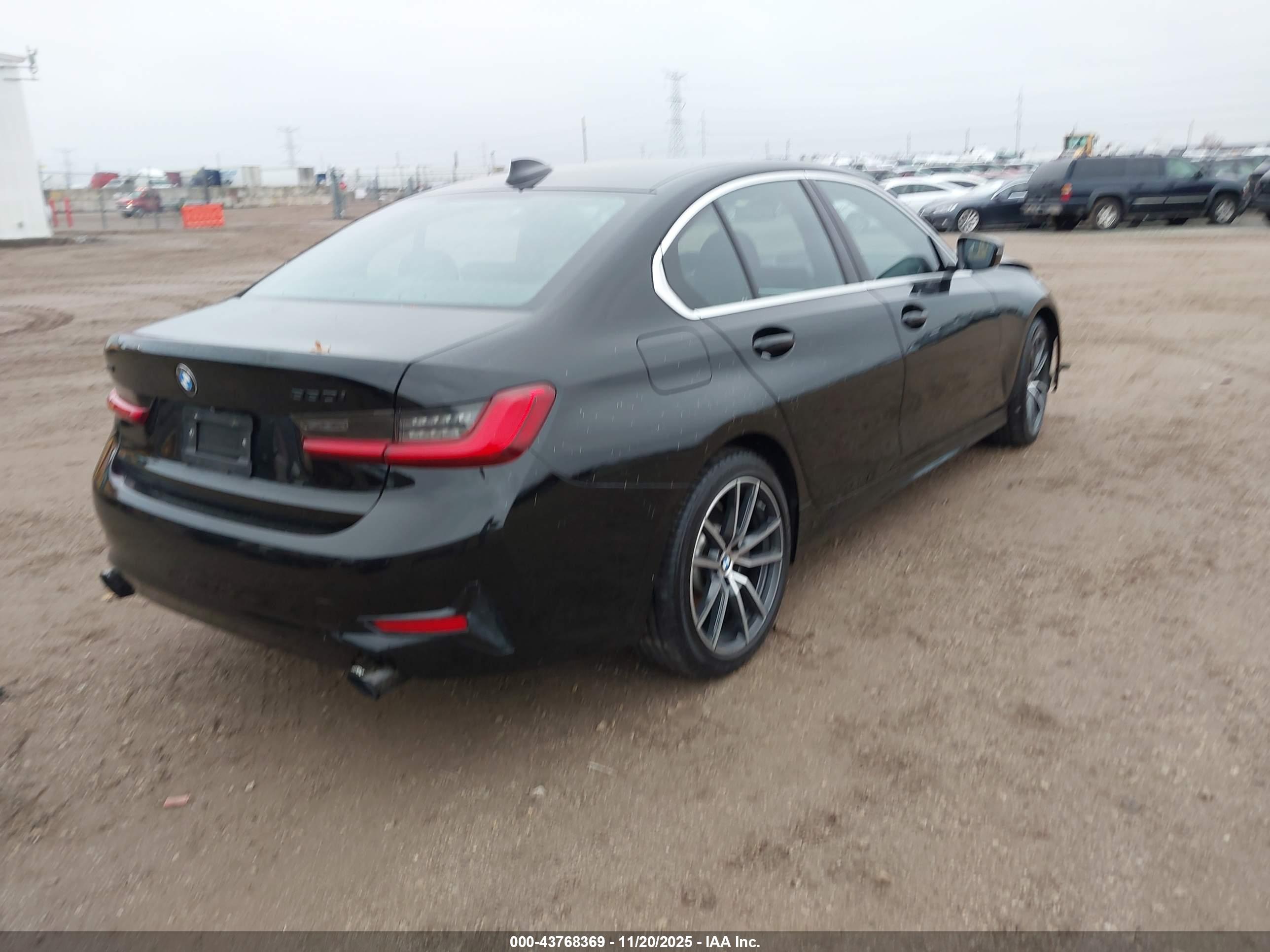 BMW 330I image 4