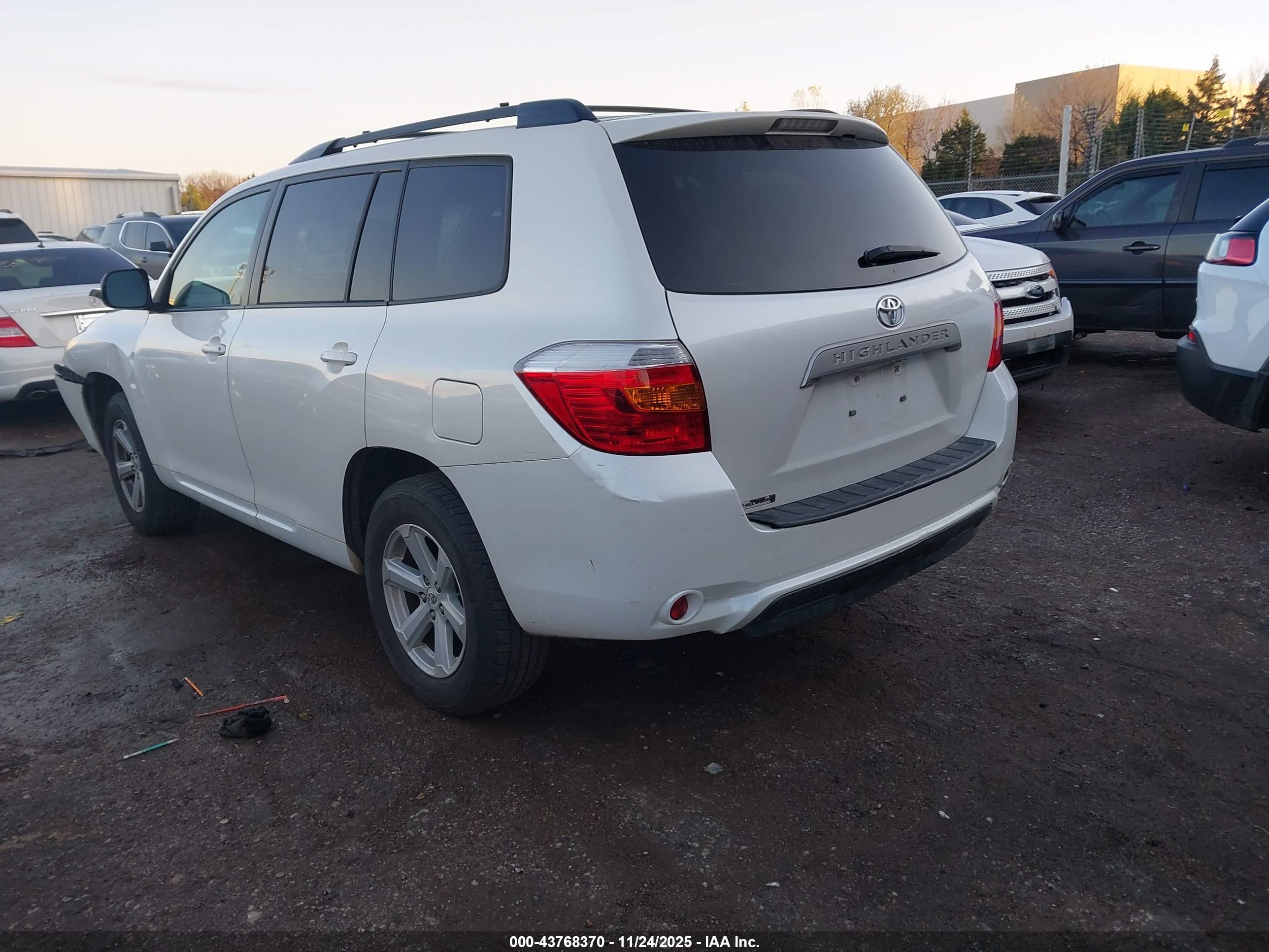 TOYOTA HIGHLANDER image 3