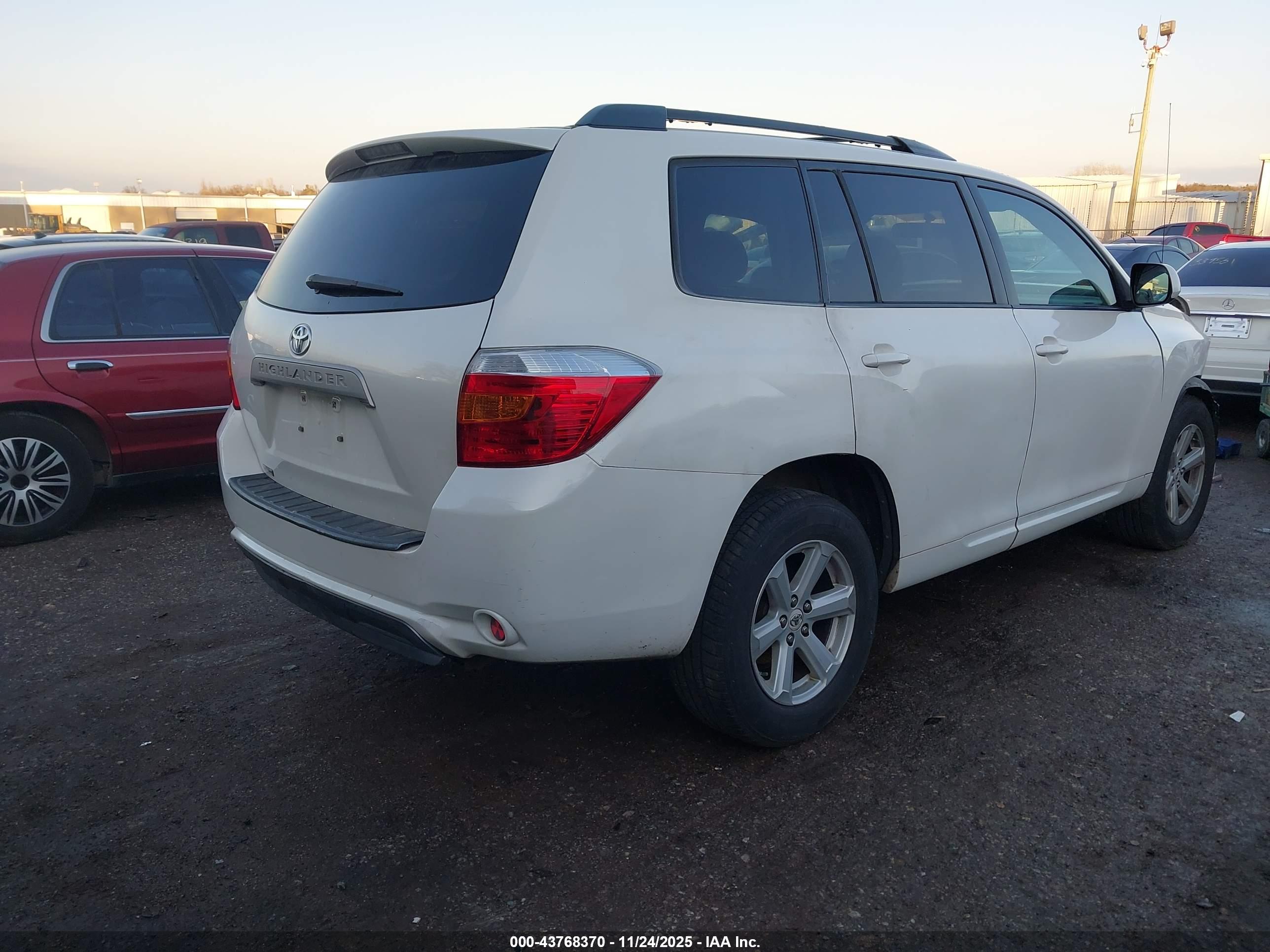 TOYOTA HIGHLANDER image 4