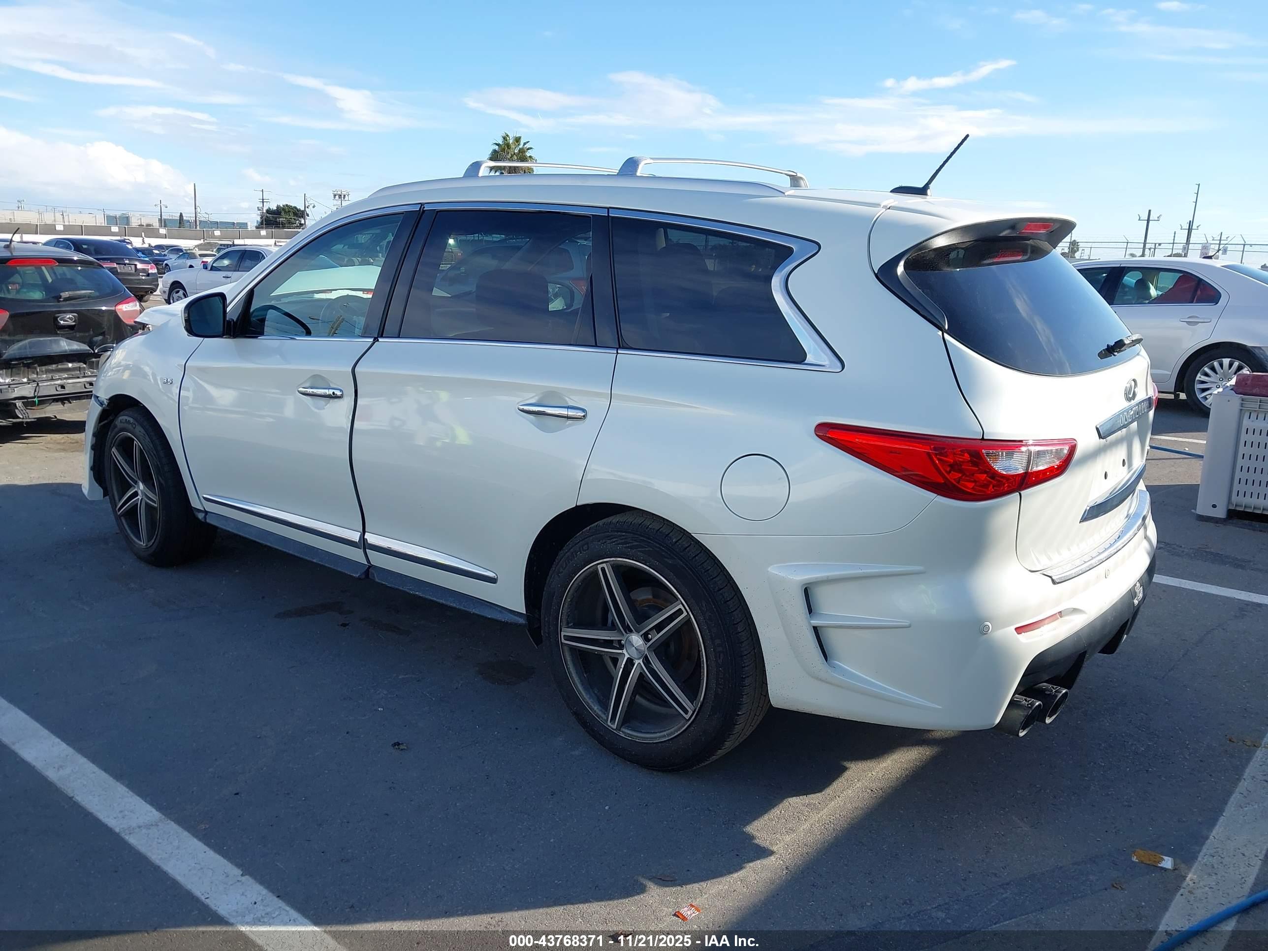 INFINITI QX60 image 3