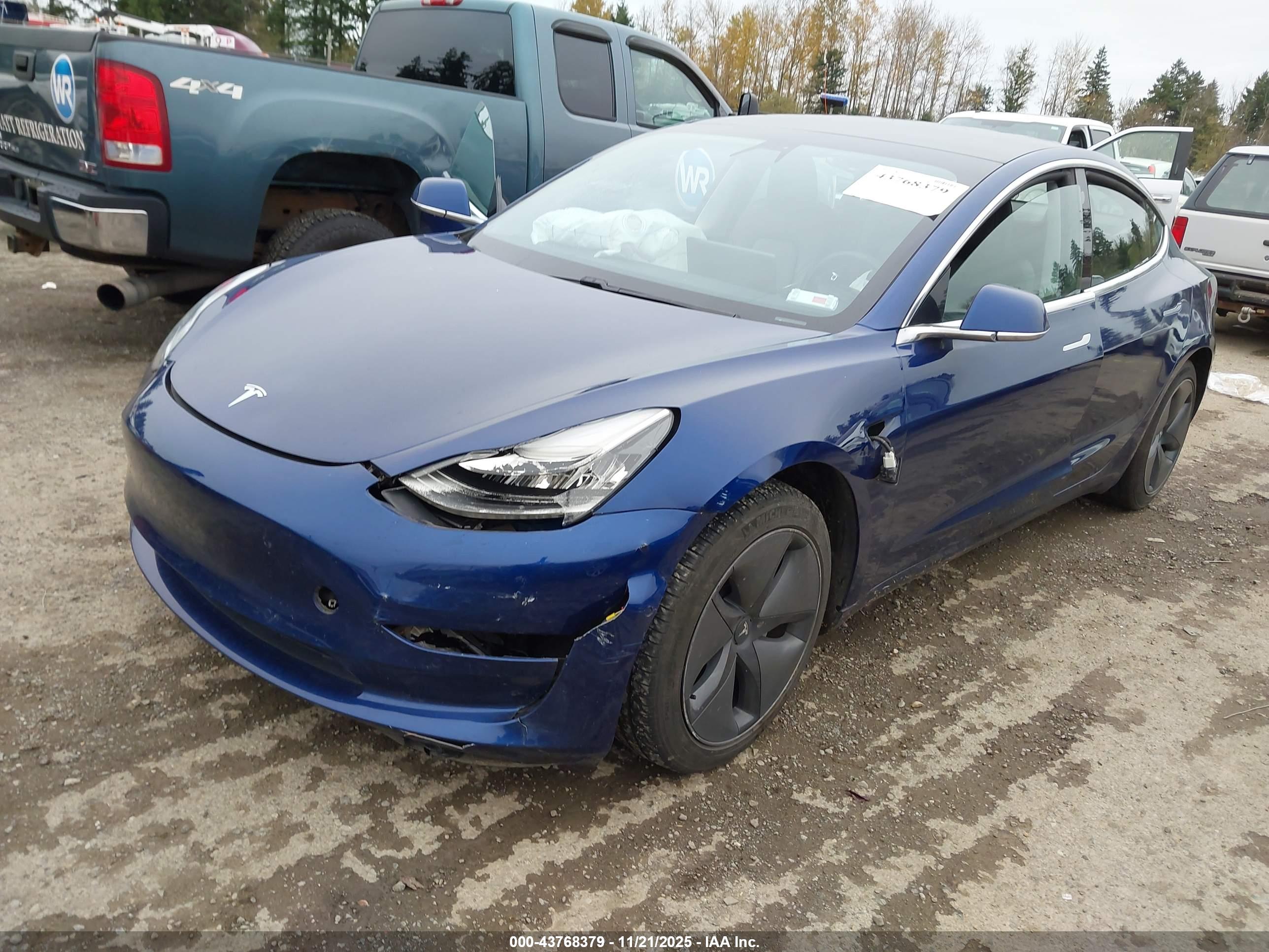 TESLA MODEL image 2