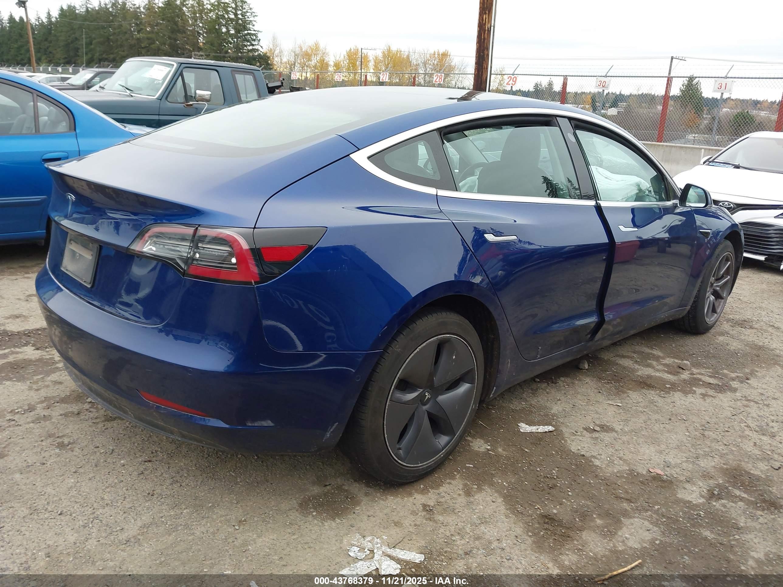TESLA MODEL image 4