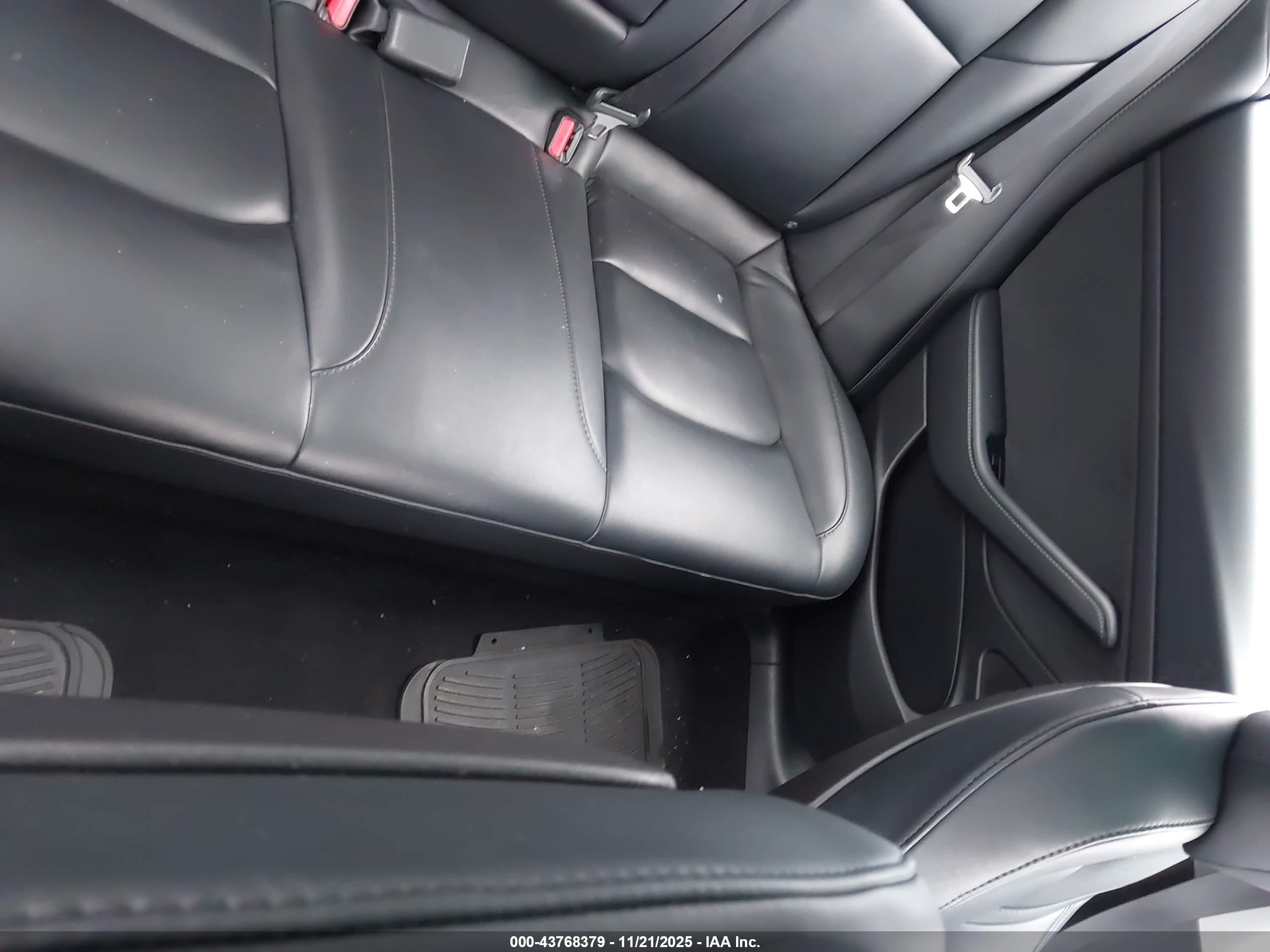 TESLA MODEL image 8