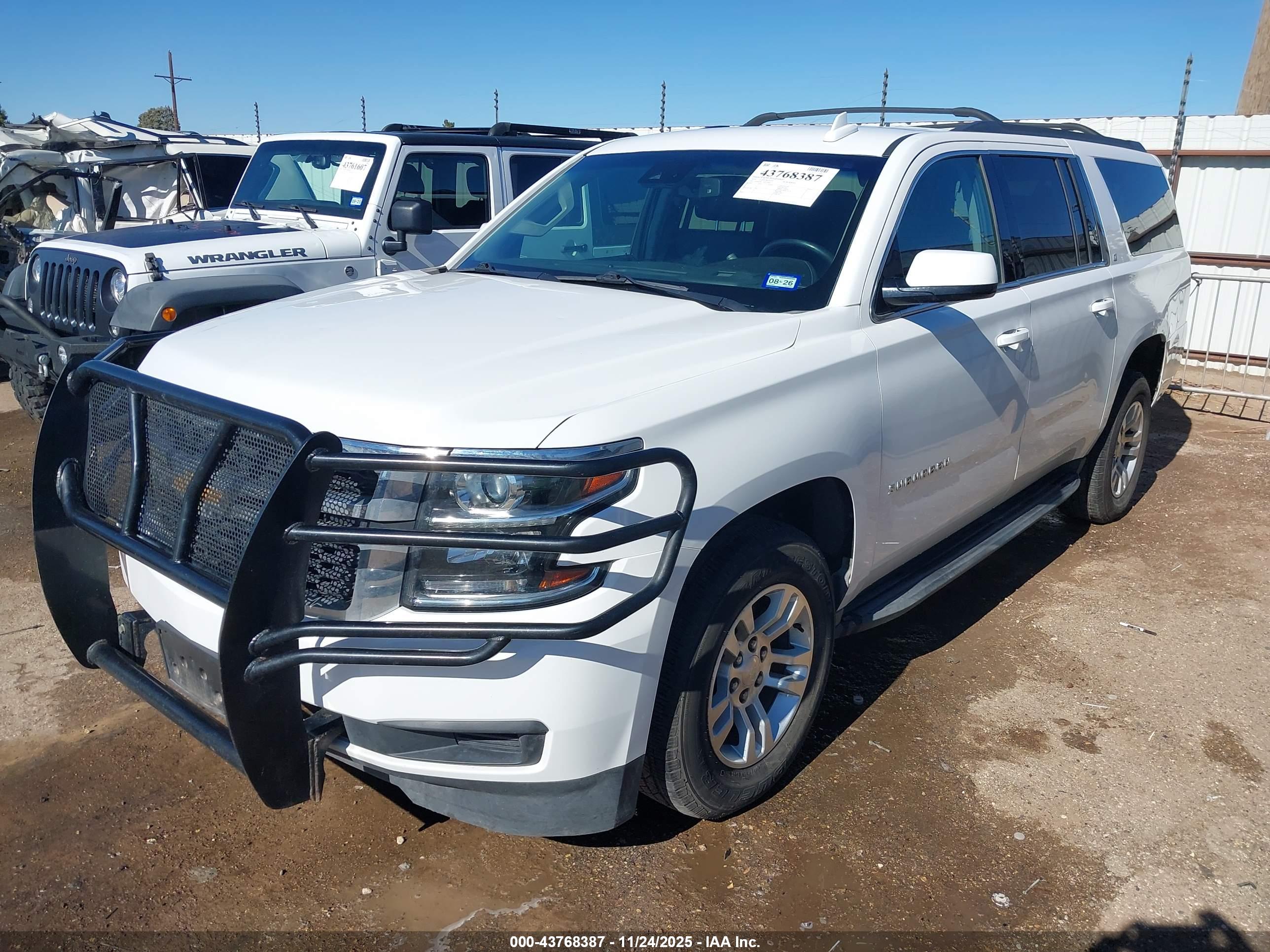 CHEVROLET SUBURBAN image 2