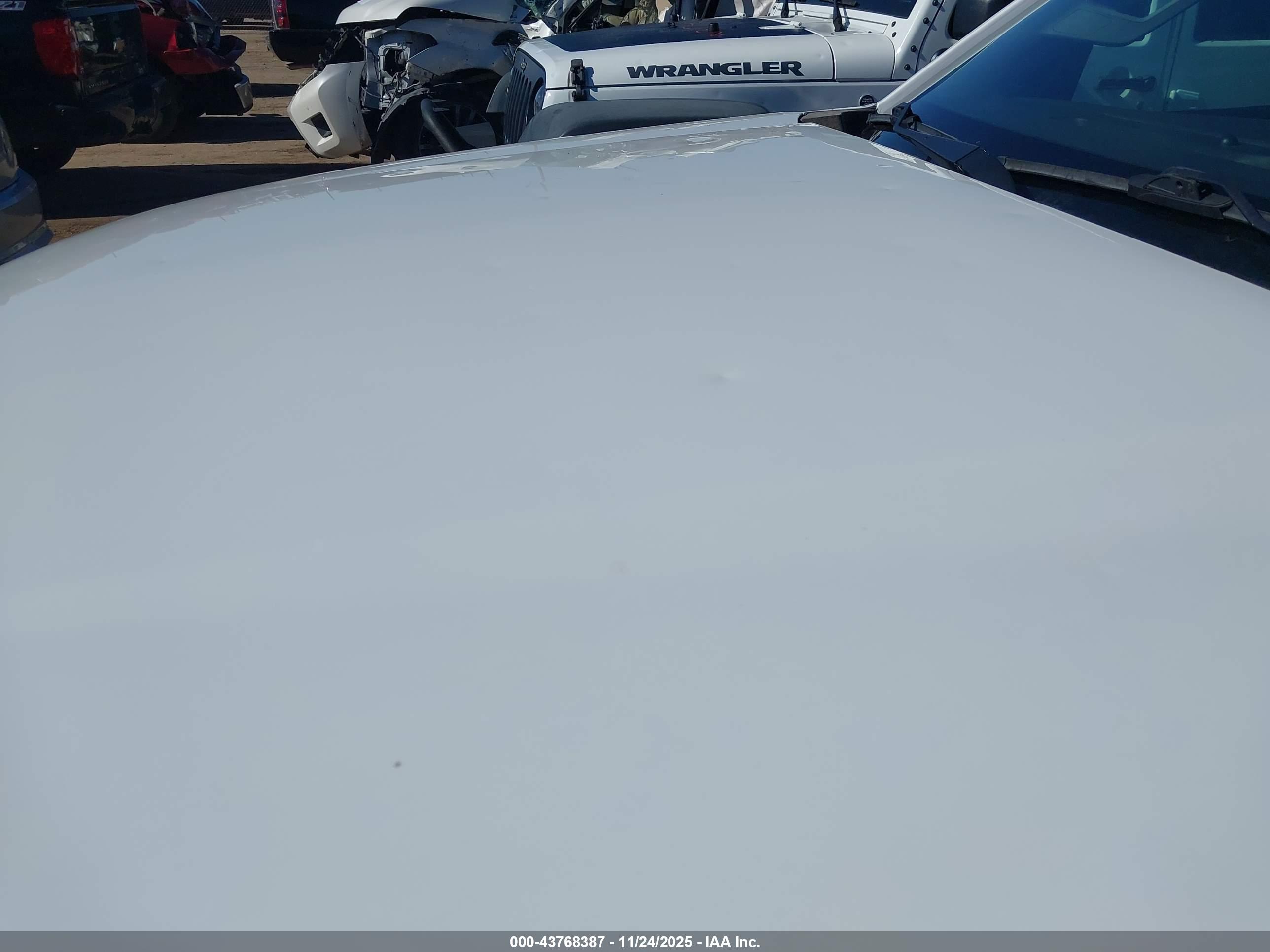 CHEVROLET SUBURBAN image 6