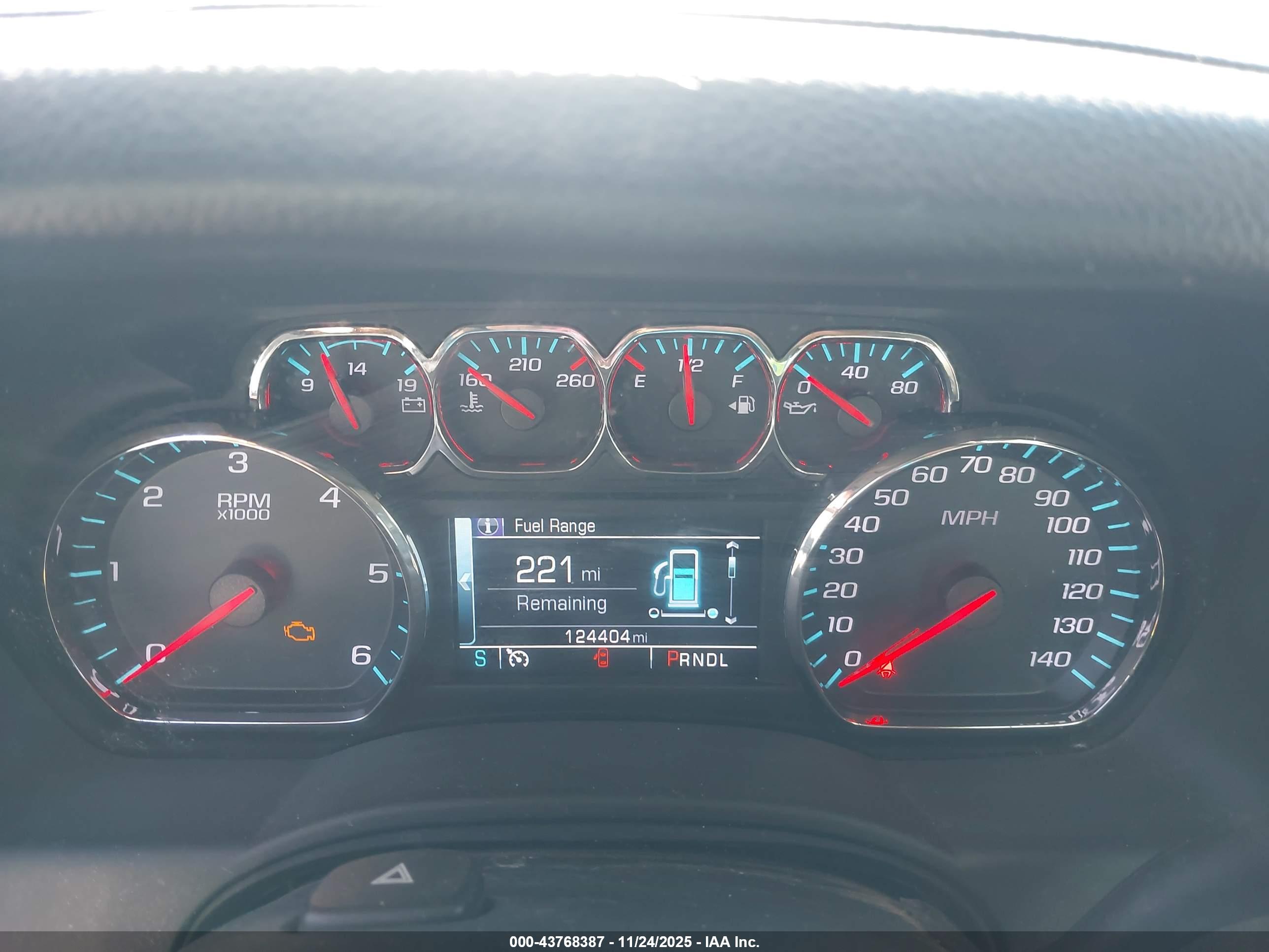 CHEVROLET SUBURBAN image 7