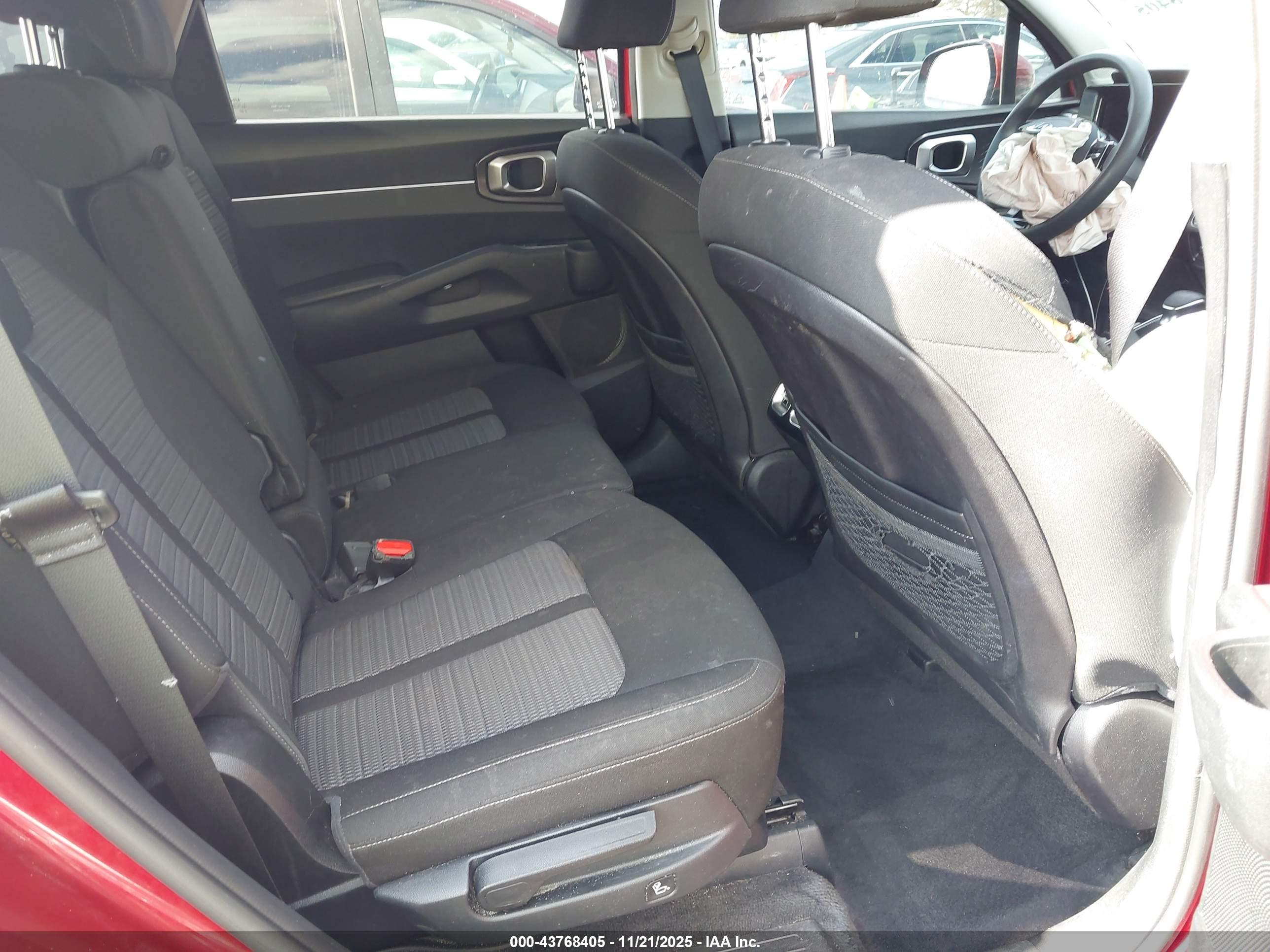 KIA SORENTO image 8