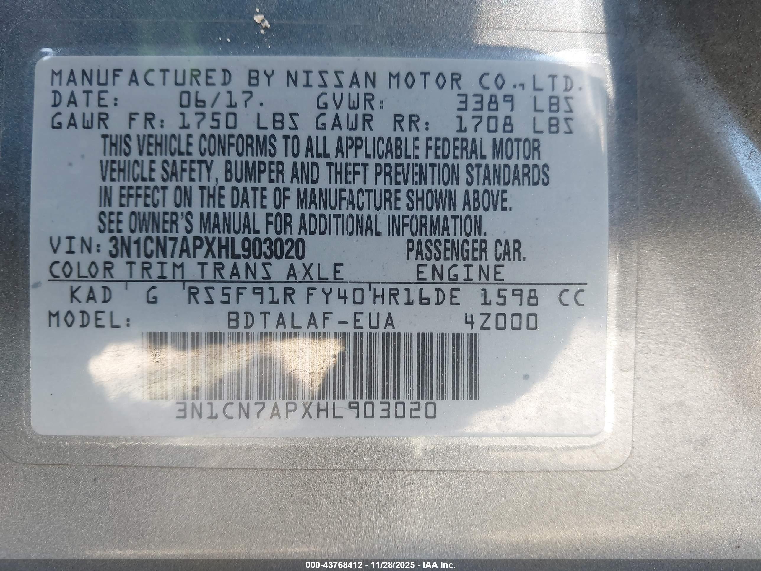 NISSAN VERSA image 9