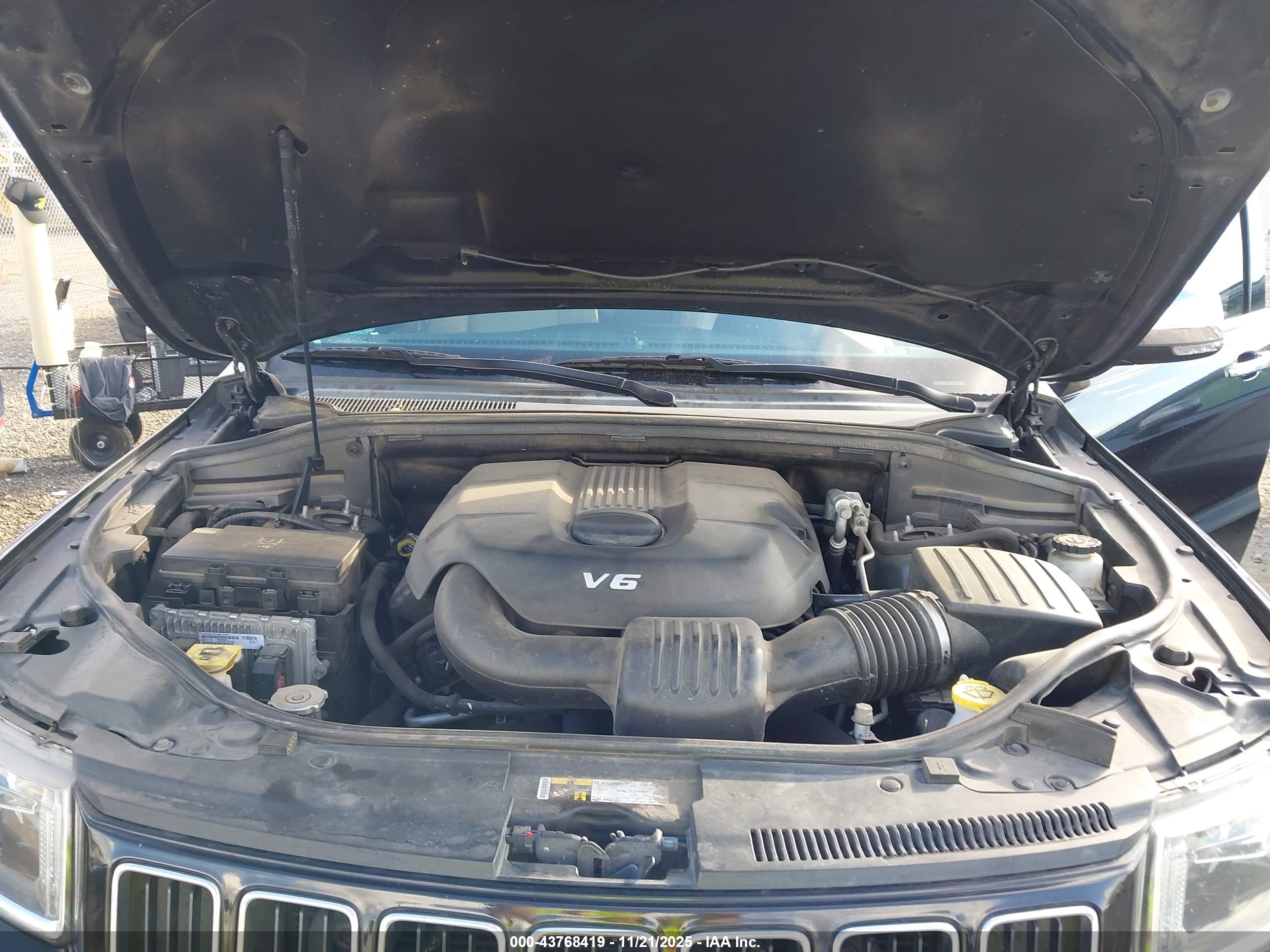 JEEP GRAND image 10