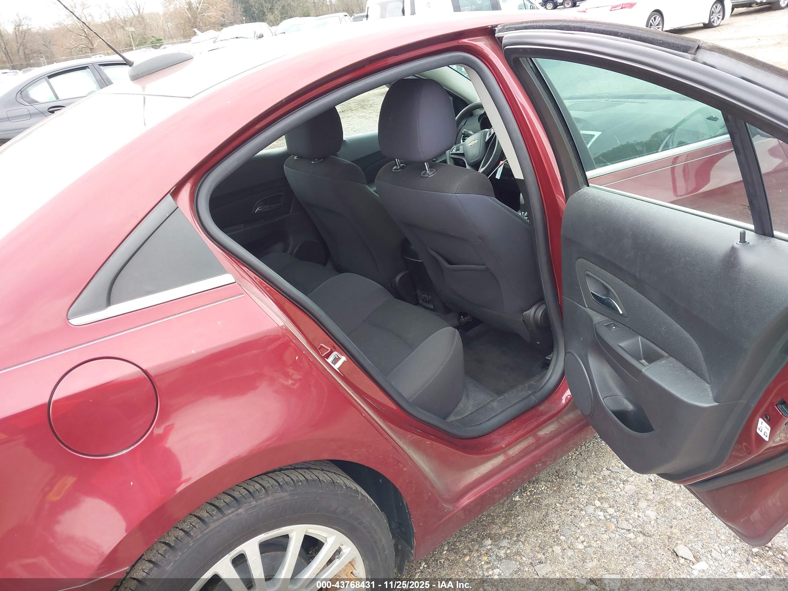 CHEVROLET CRUZE image 8