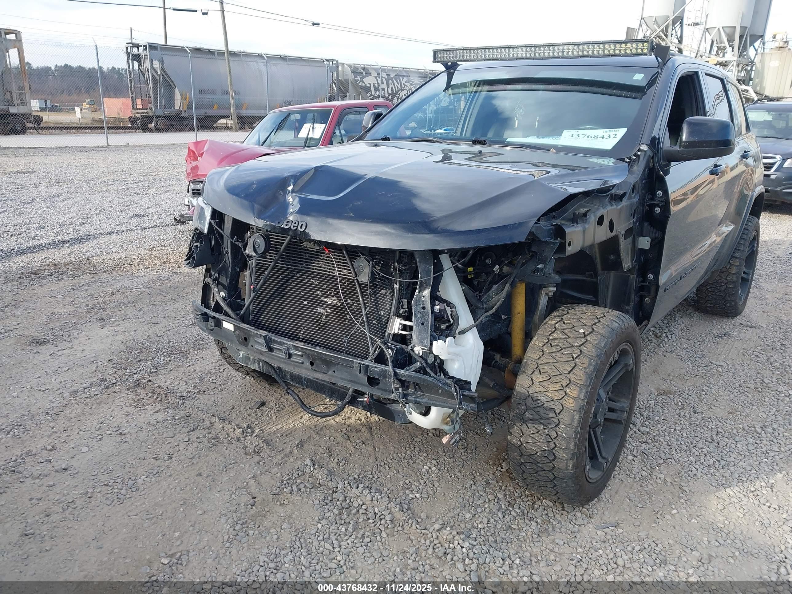 JEEP GRAND image 6