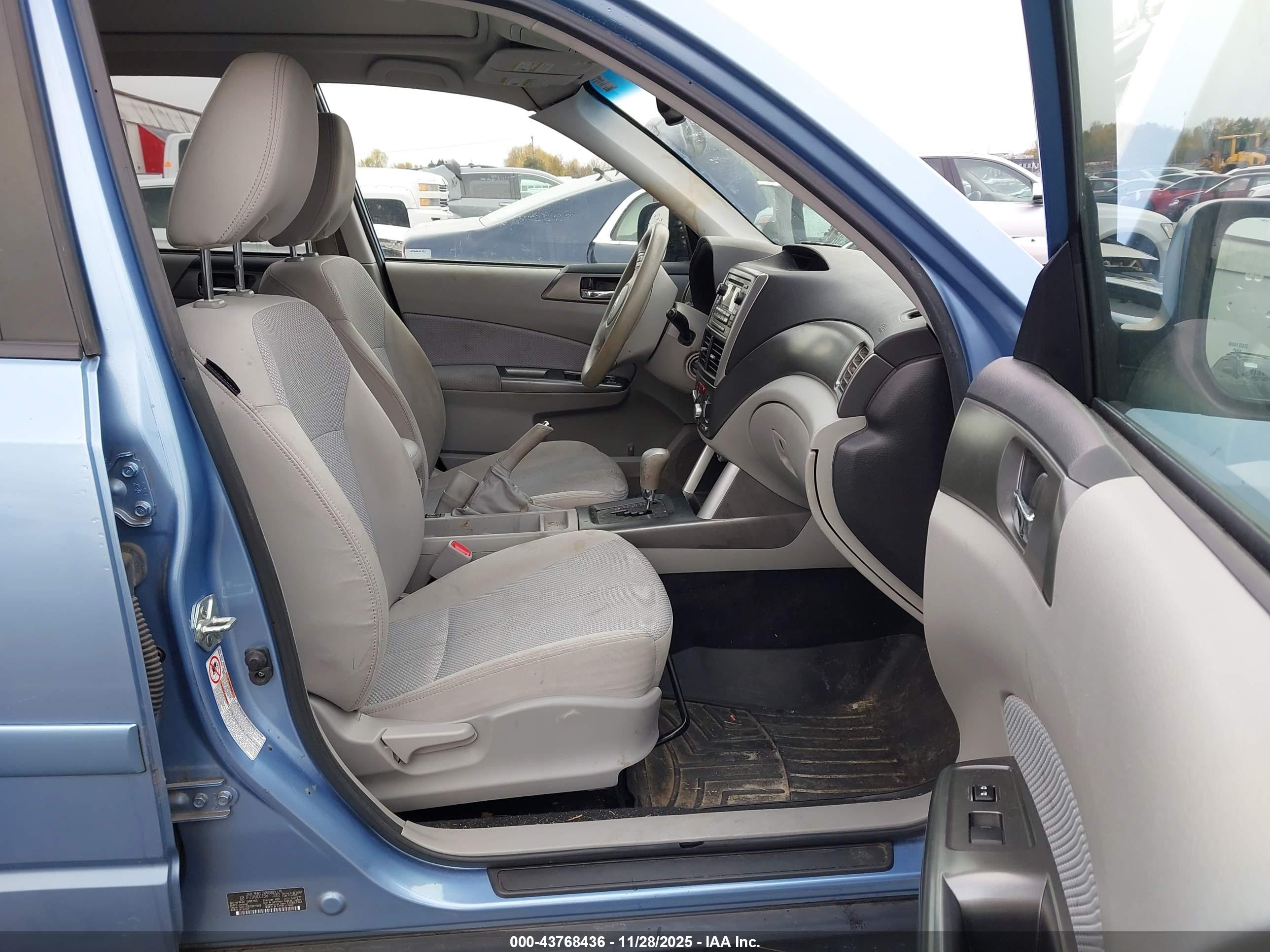 SUBARU FORESTER image 5