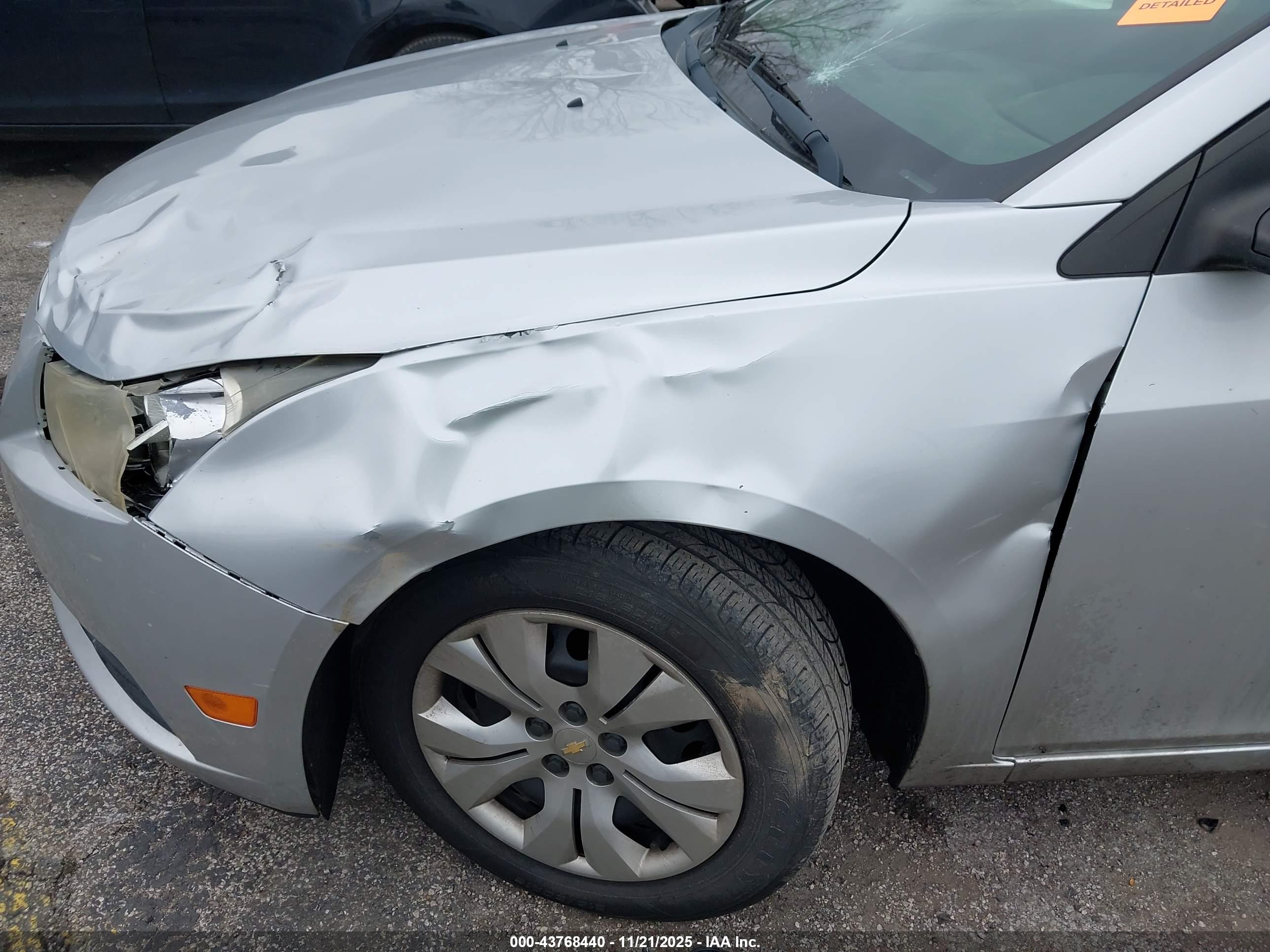 CHEVROLET CRUZE image 6