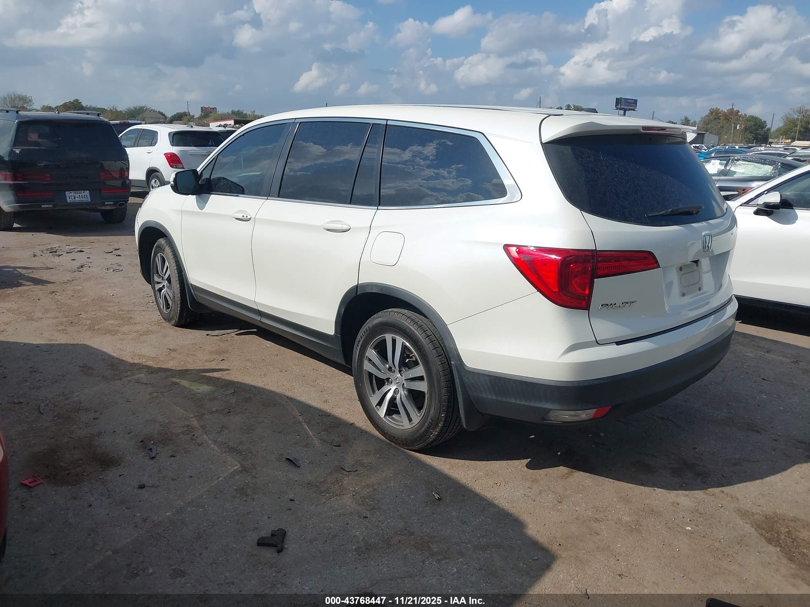 HONDA PILOT image 3