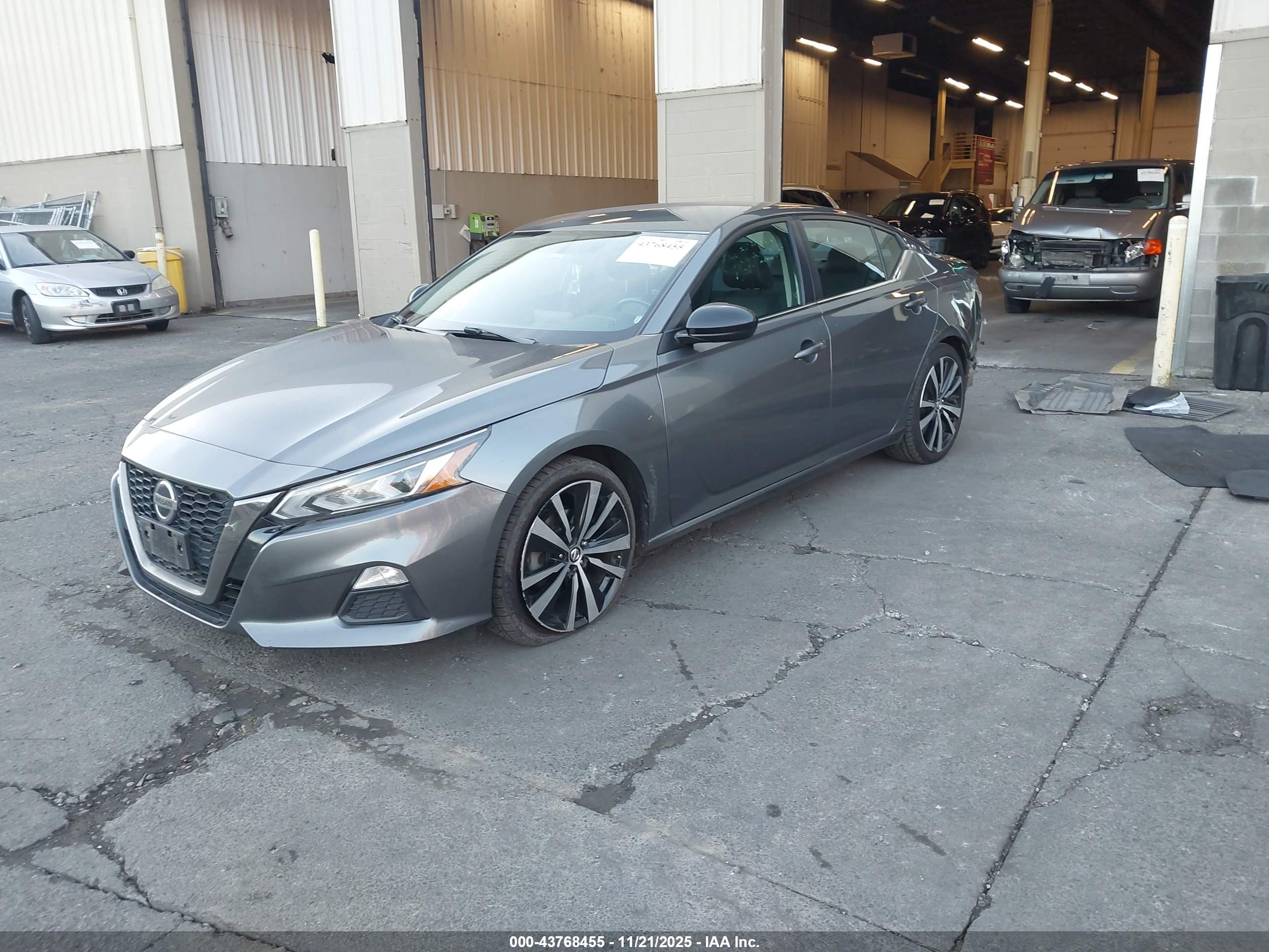 NISSAN ALTIMA image 2