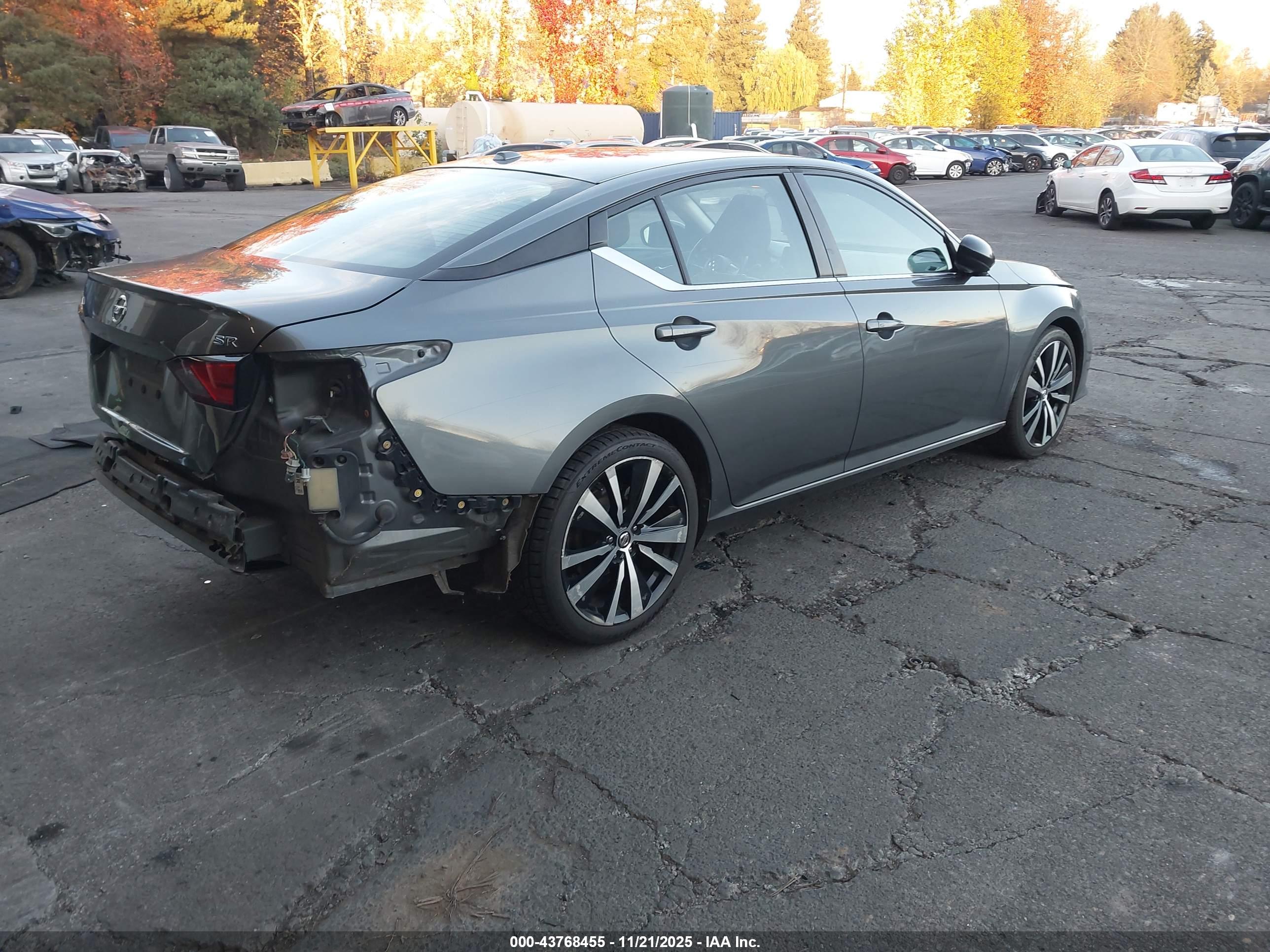 NISSAN ALTIMA image 4