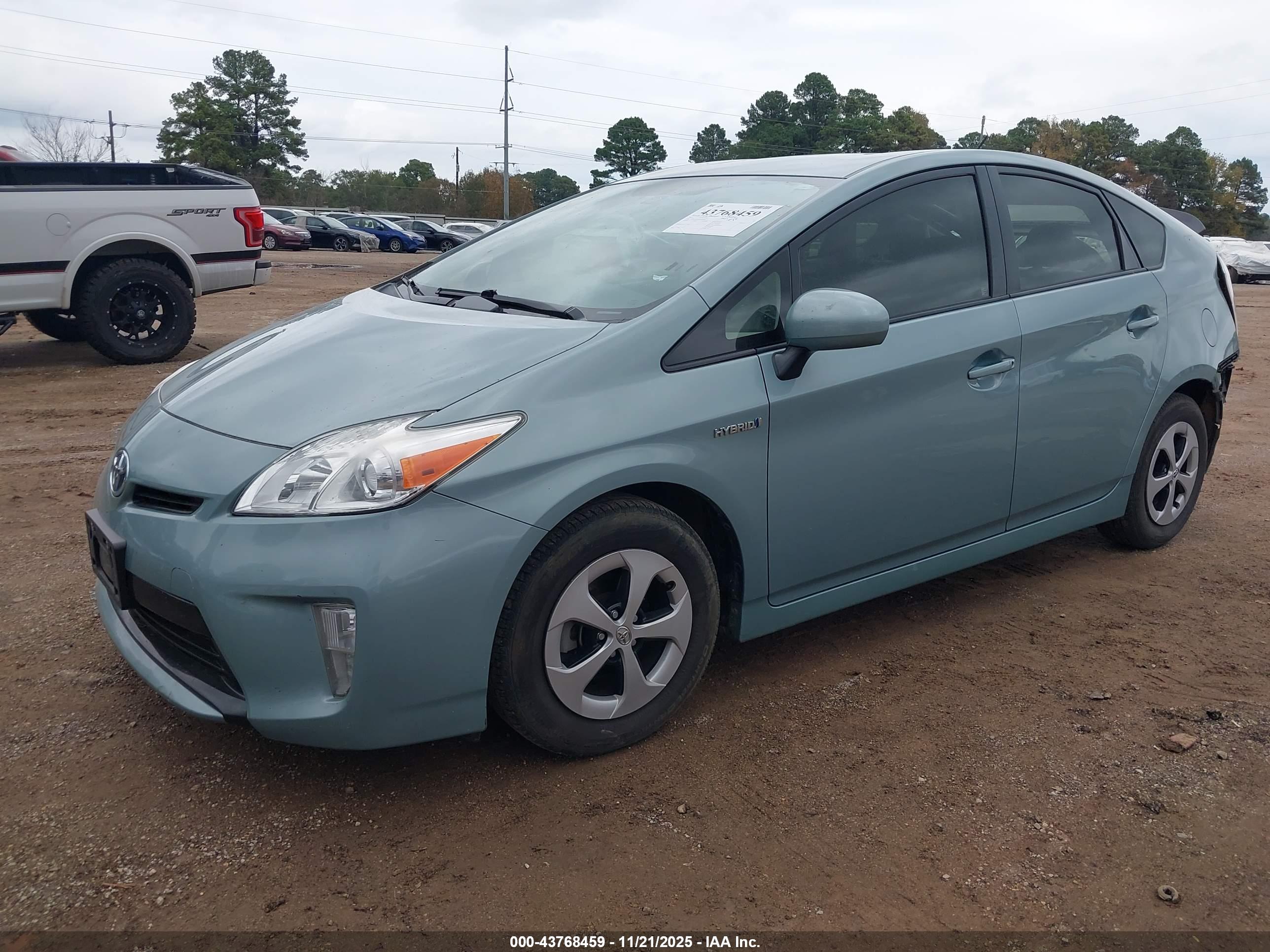 TOYOTA PRIUS image 2