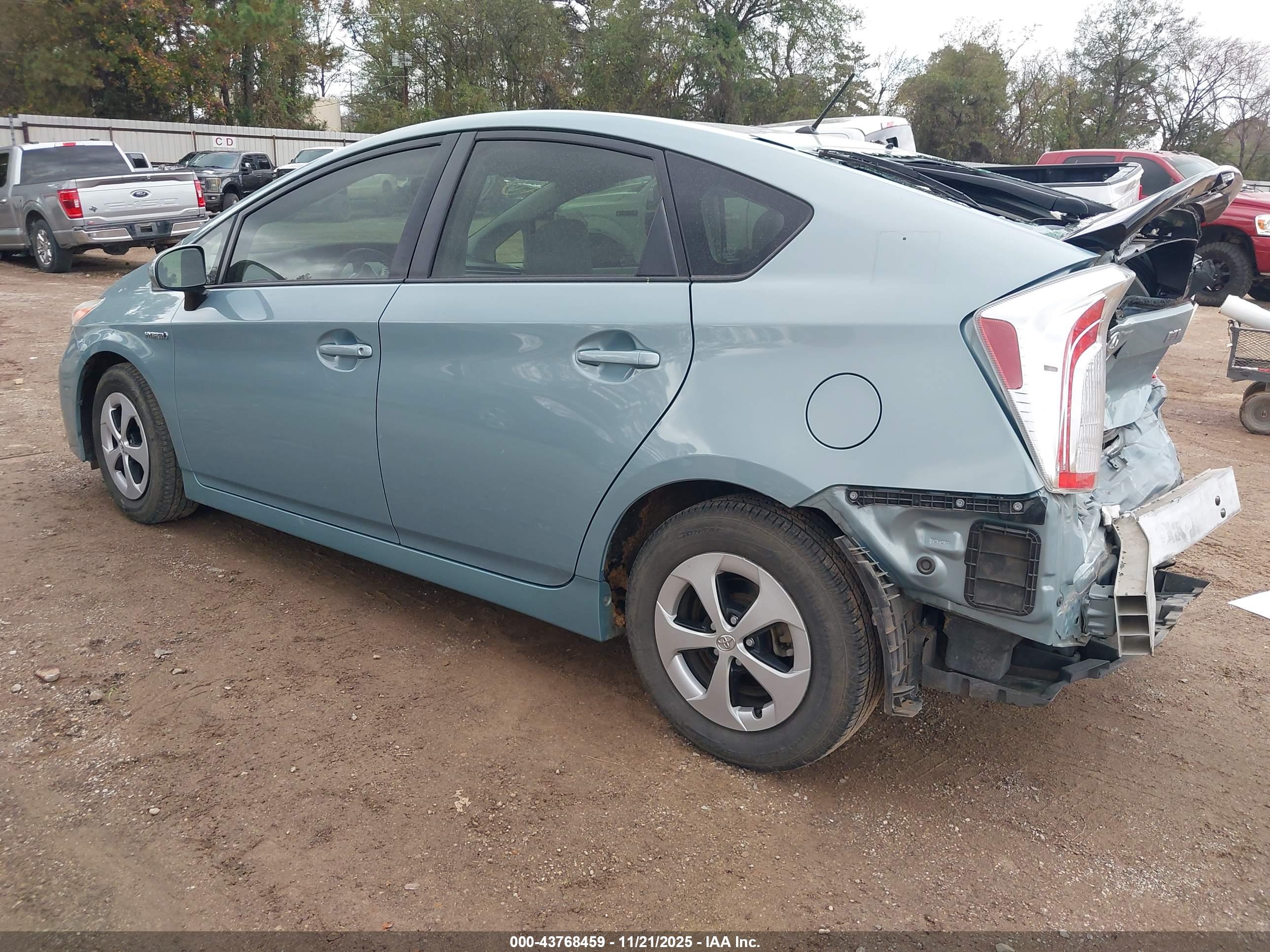 TOYOTA PRIUS image 3