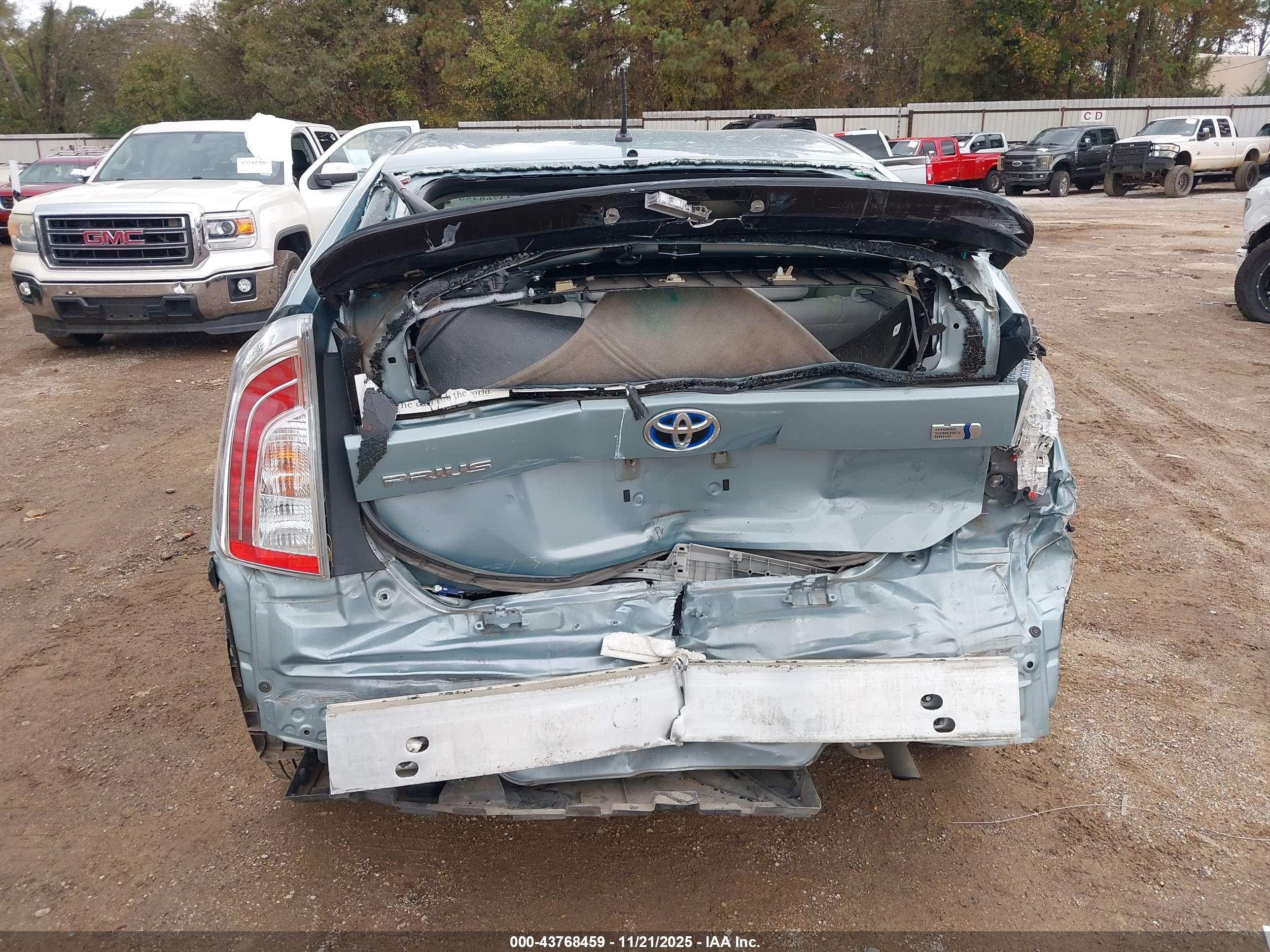 TOYOTA PRIUS image 6