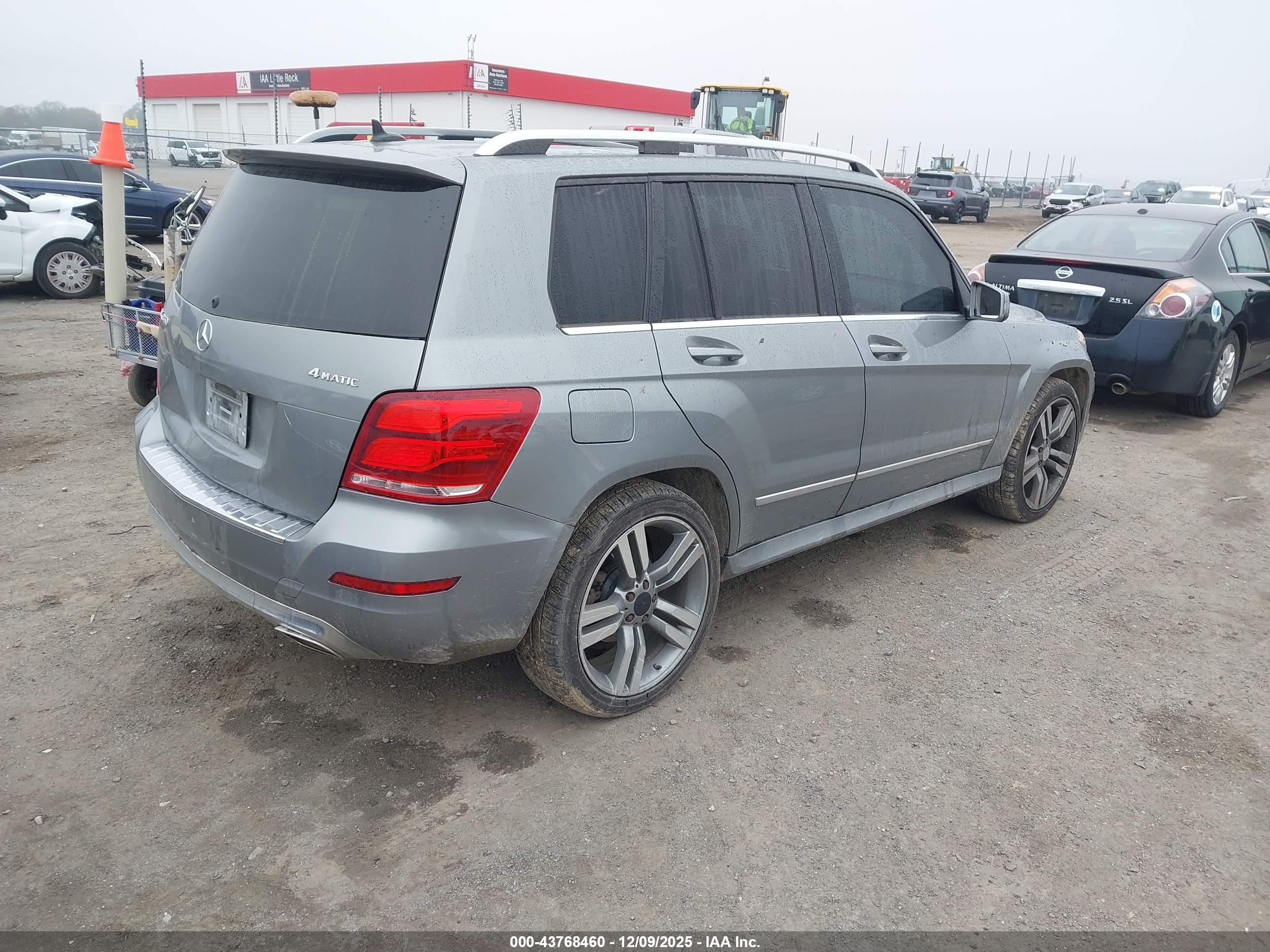 MERCEDES-BENZ GLK image 4