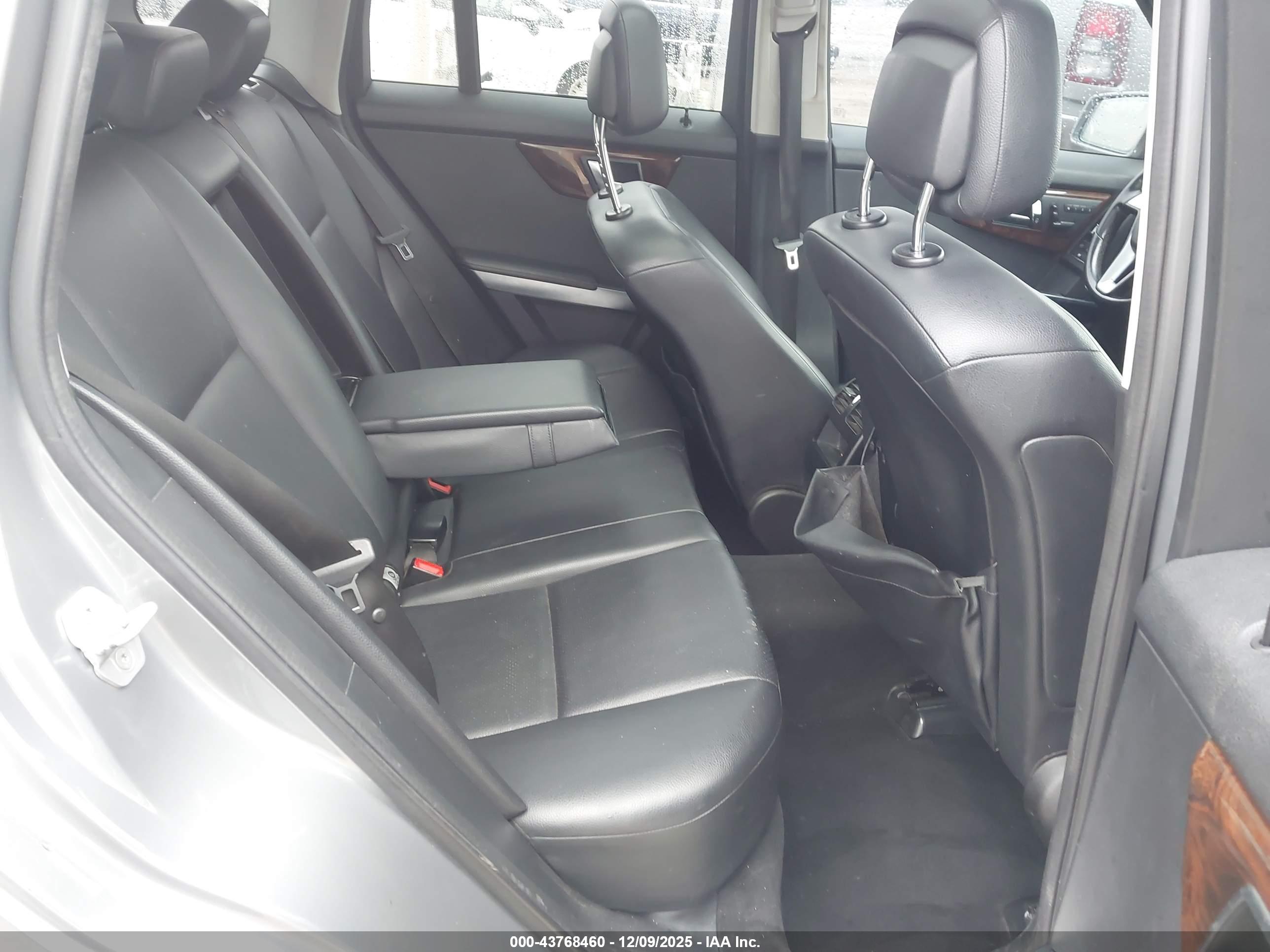 MERCEDES-BENZ GLK image 8