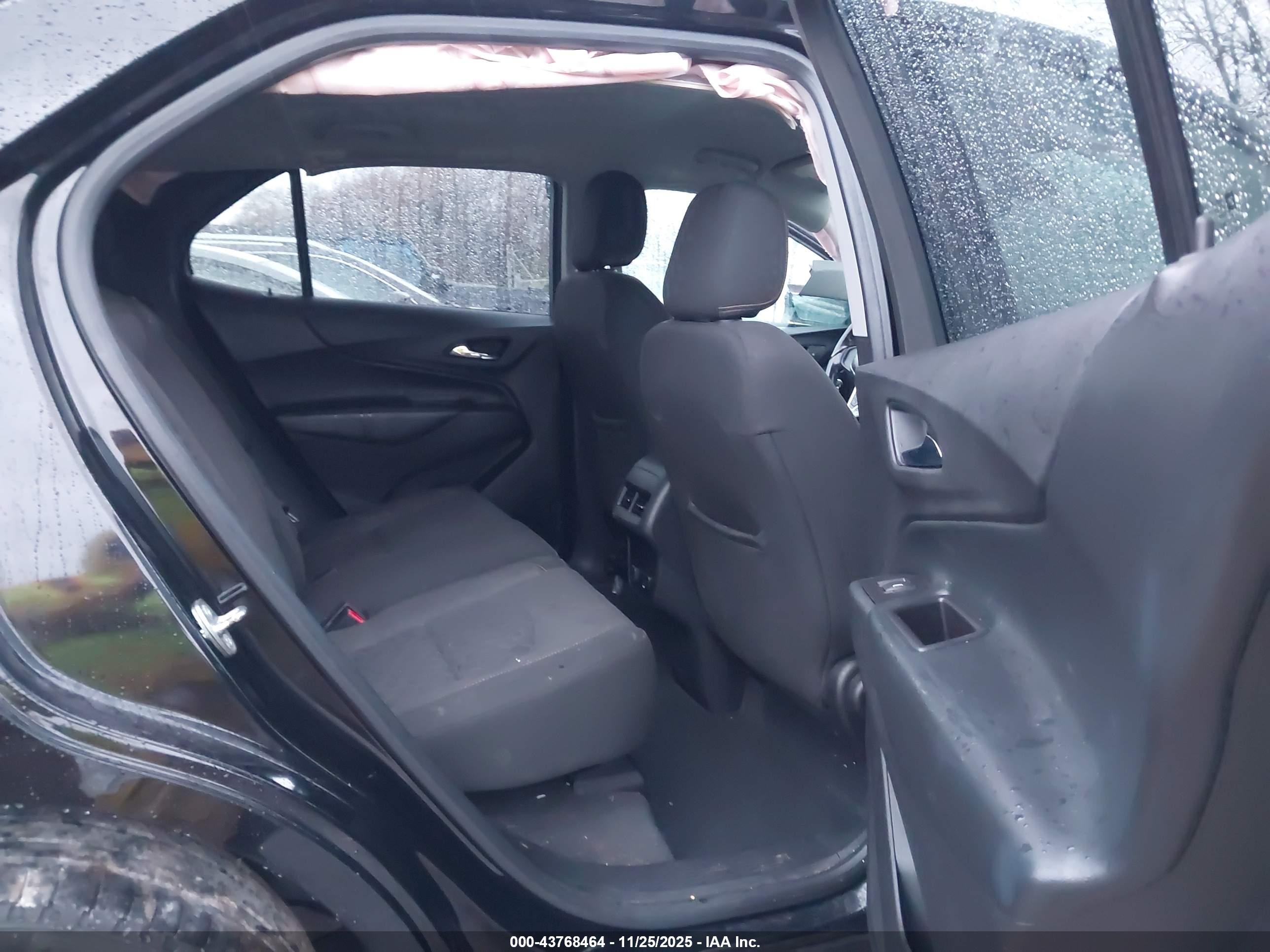 CHEVROLET EQUINOX image 8
