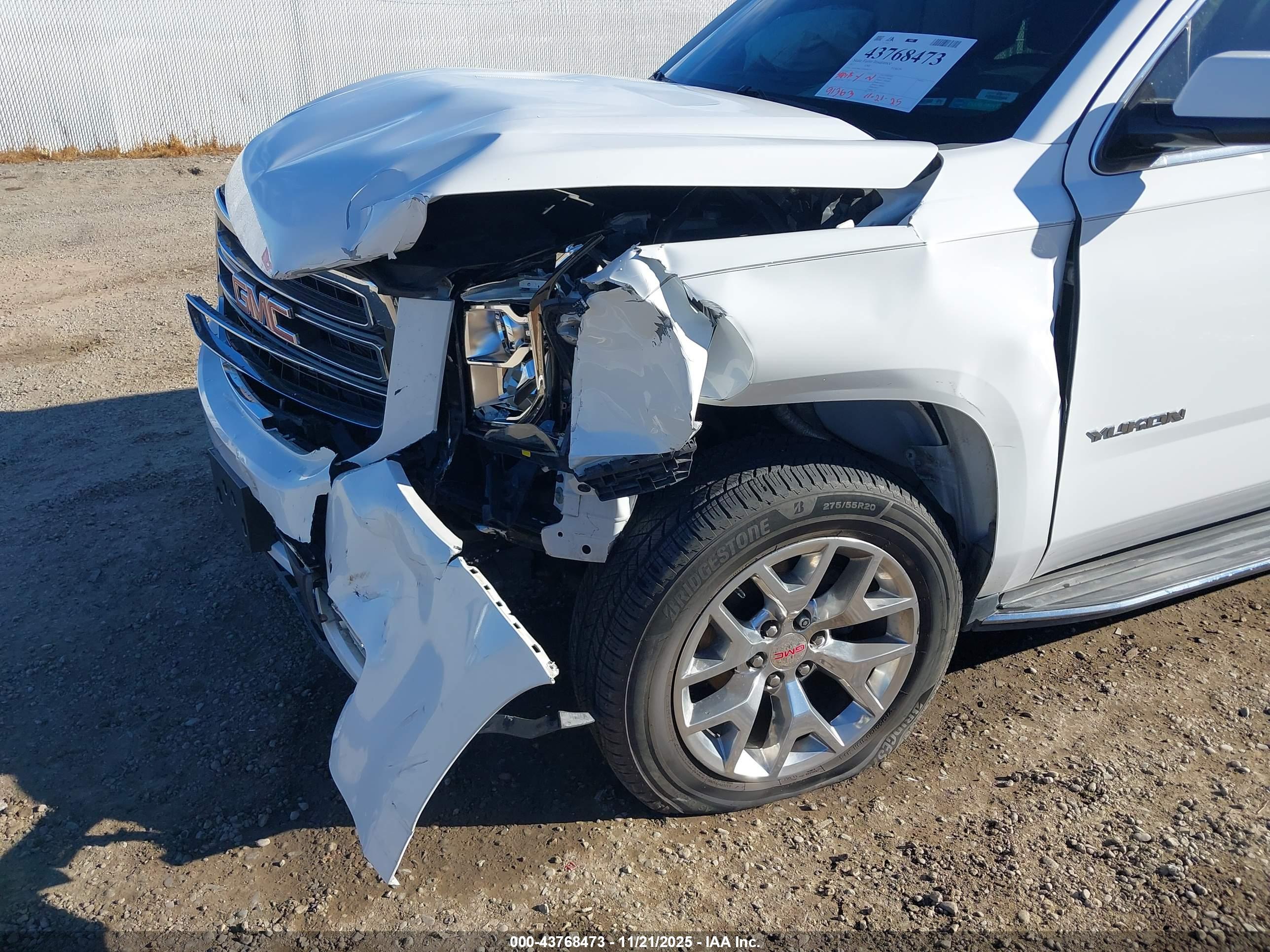 GMC YUKON image 6