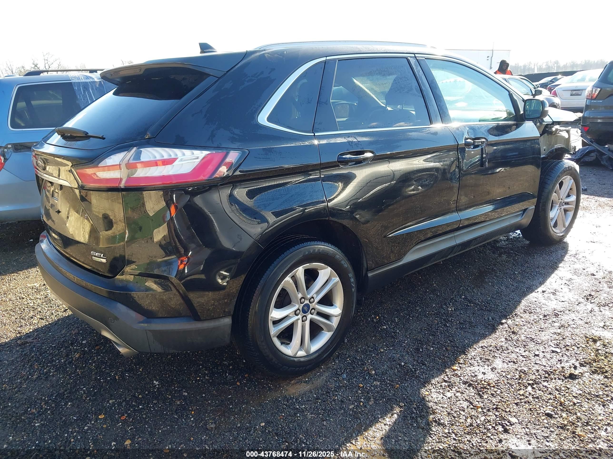 FORD EDGE image 4