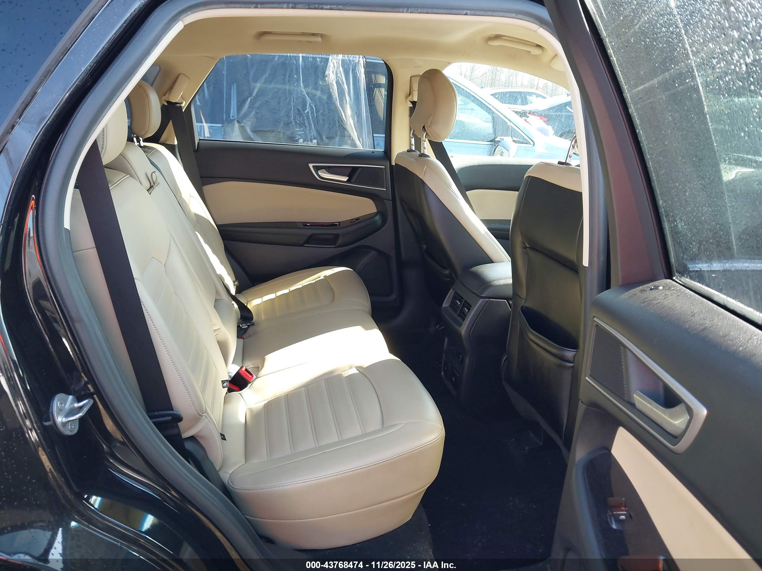 FORD EDGE image 8