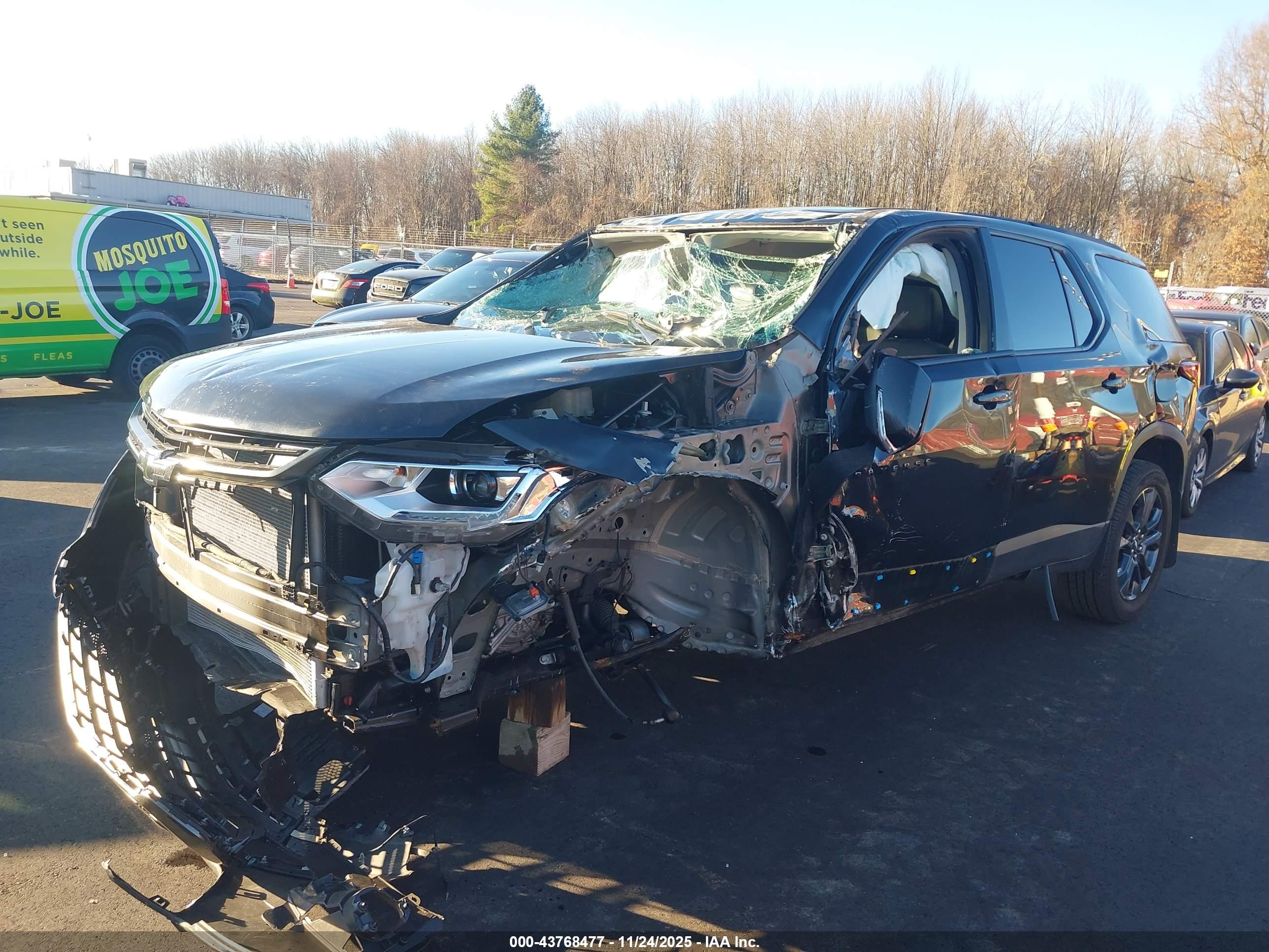 CHEVROLET TRAVERSE image 2