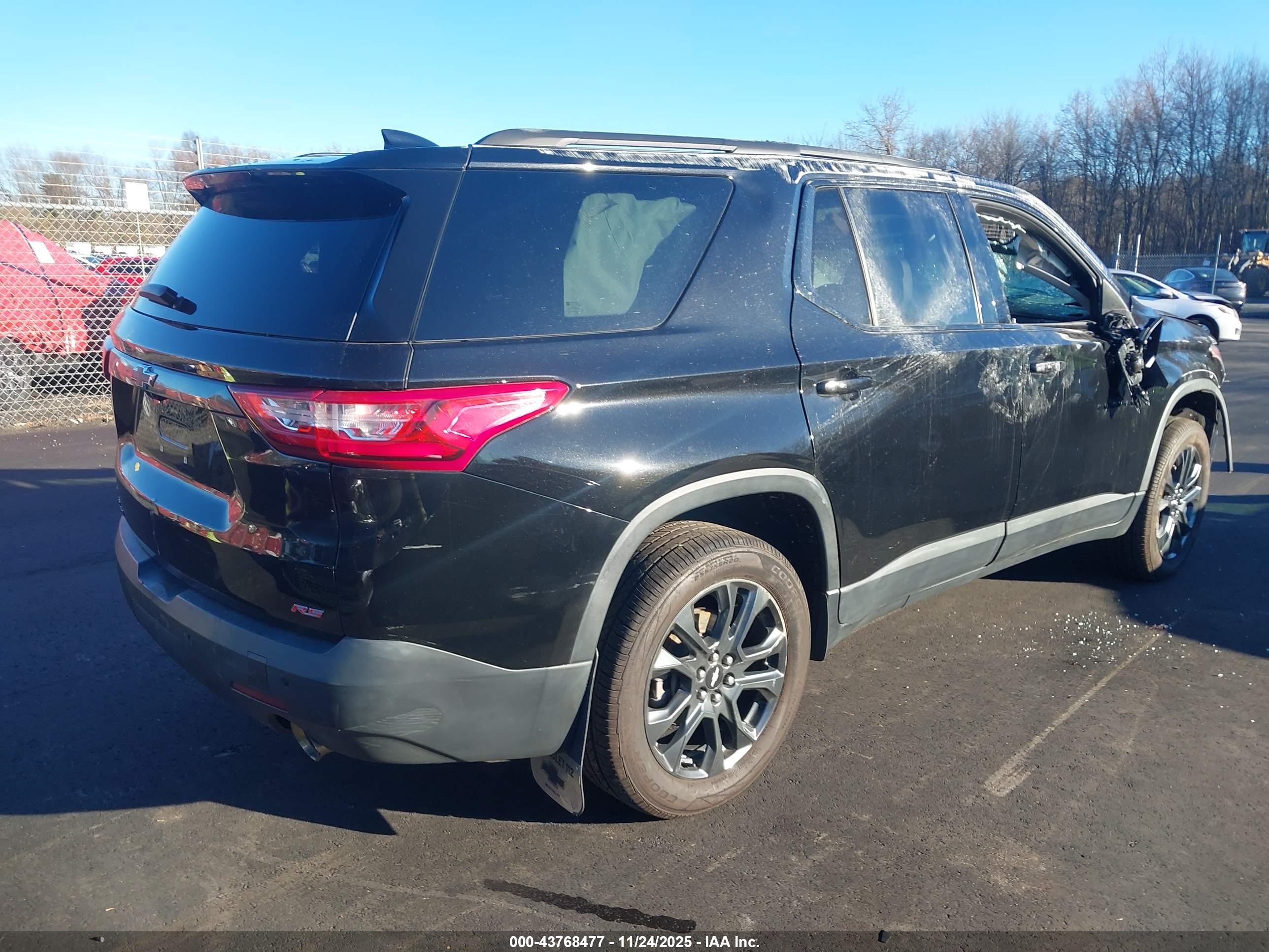 CHEVROLET TRAVERSE image 4