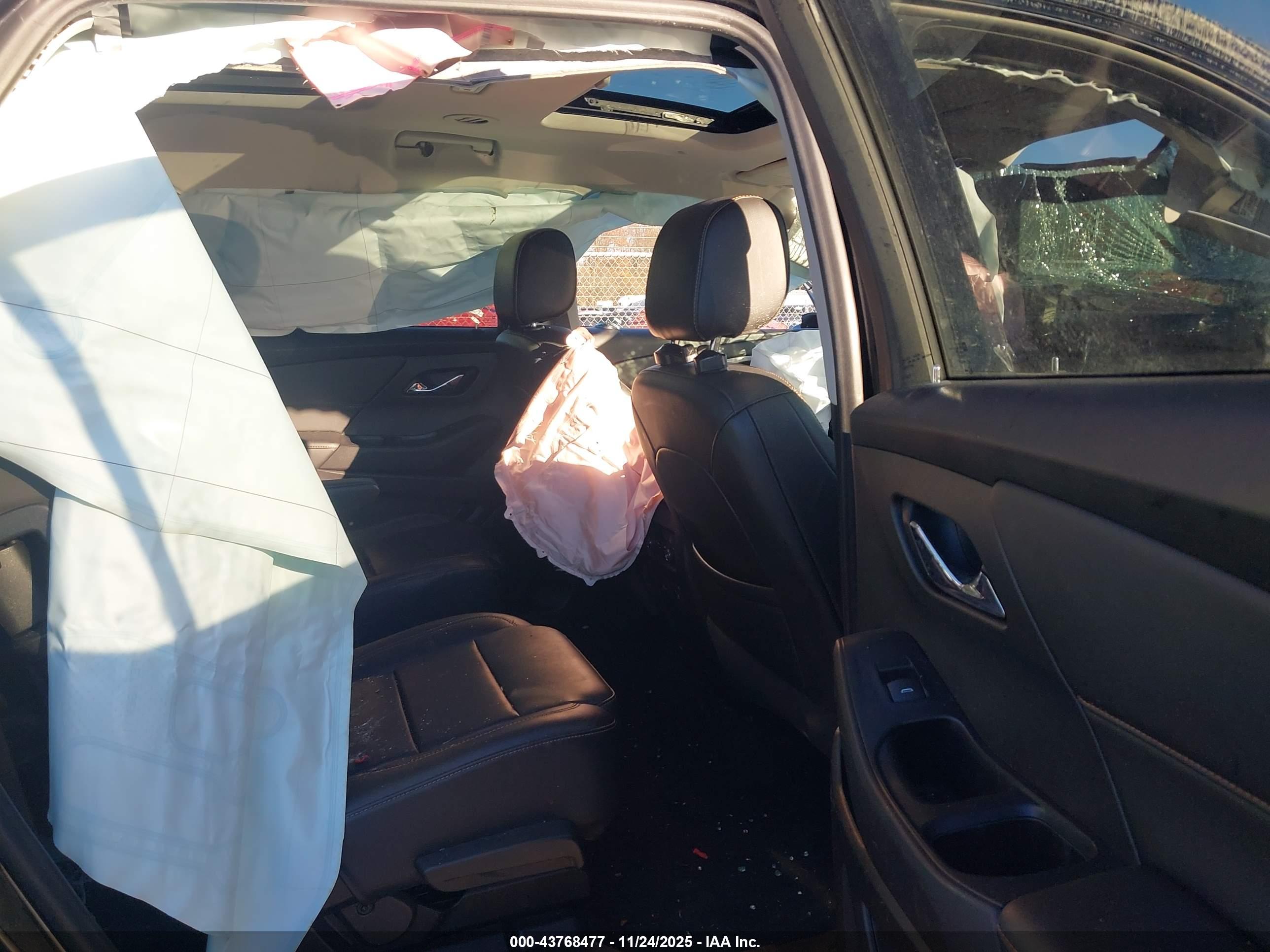 CHEVROLET TRAVERSE image 8