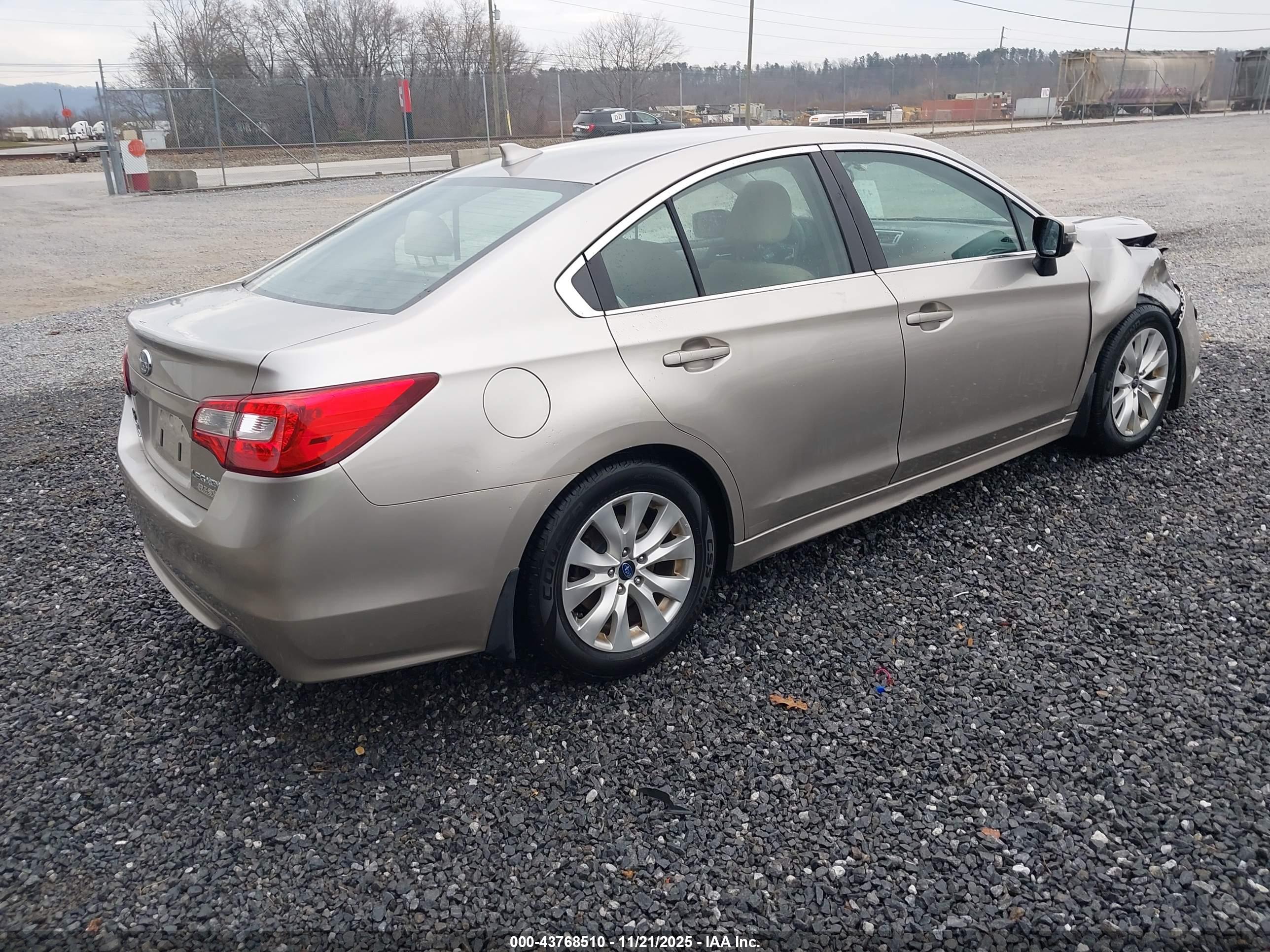 SUBARU LEGACY image 4