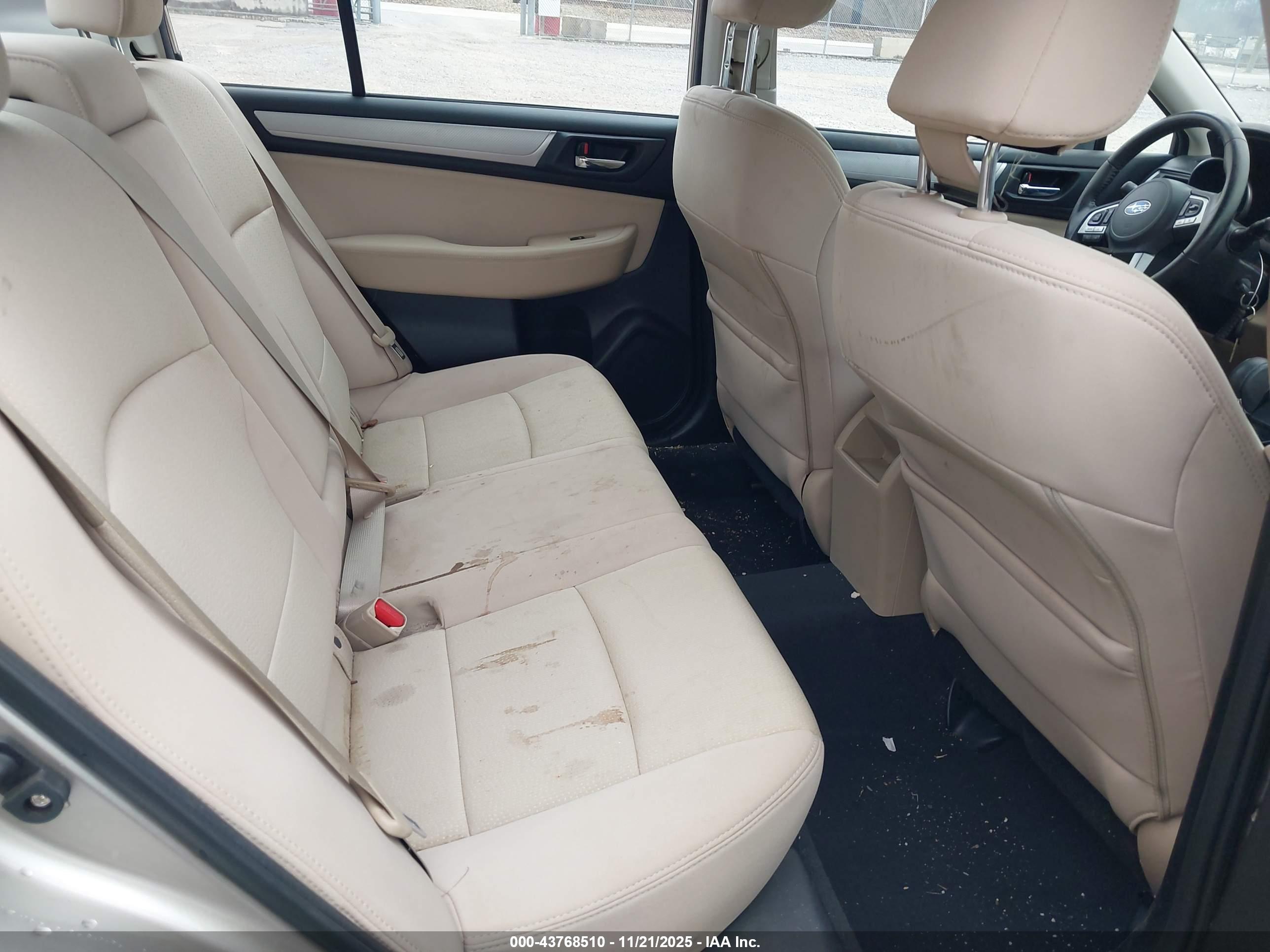 SUBARU LEGACY image 8
