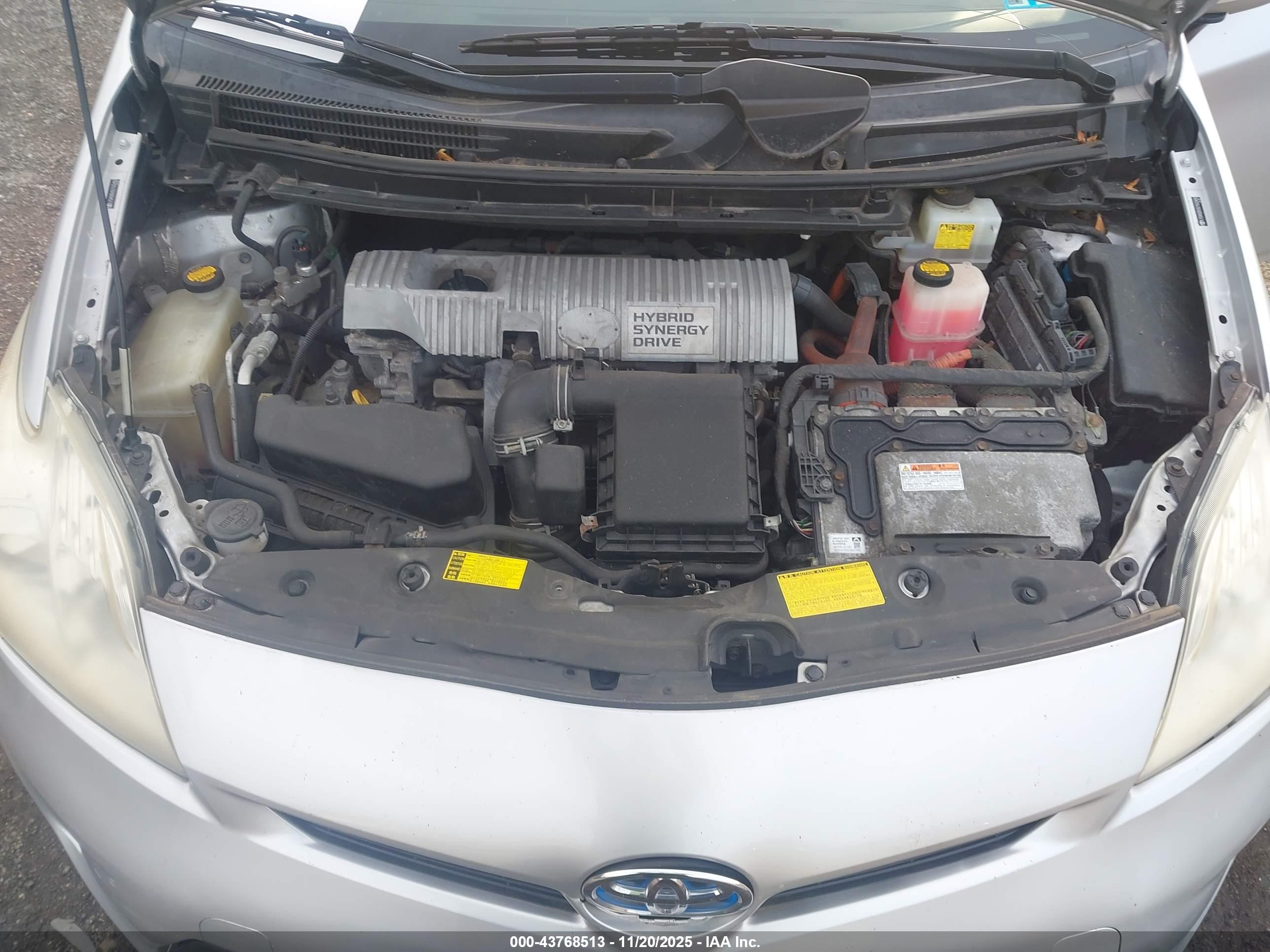 TOYOTA PRIUS image 10