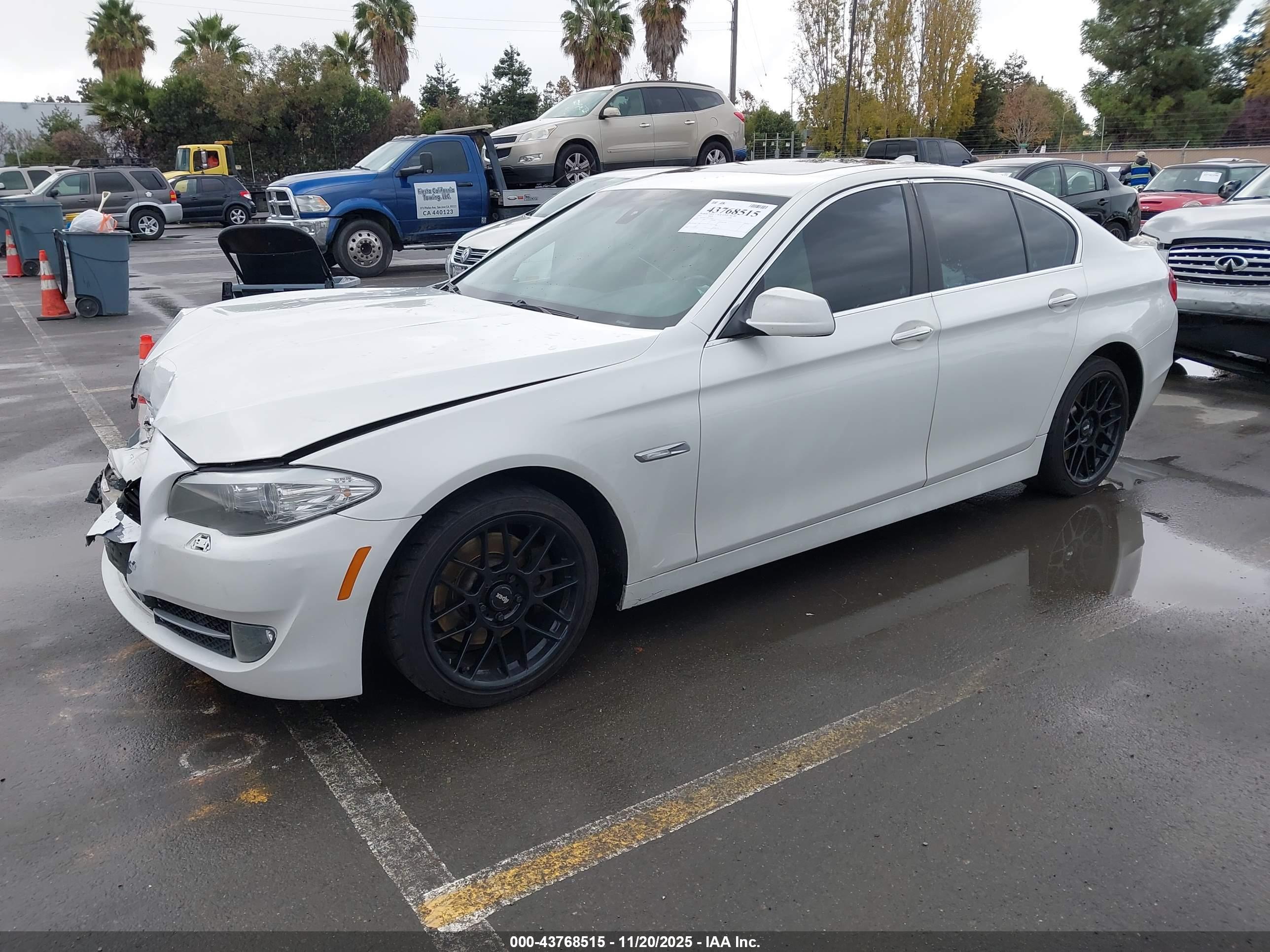 BMW 528I image 2