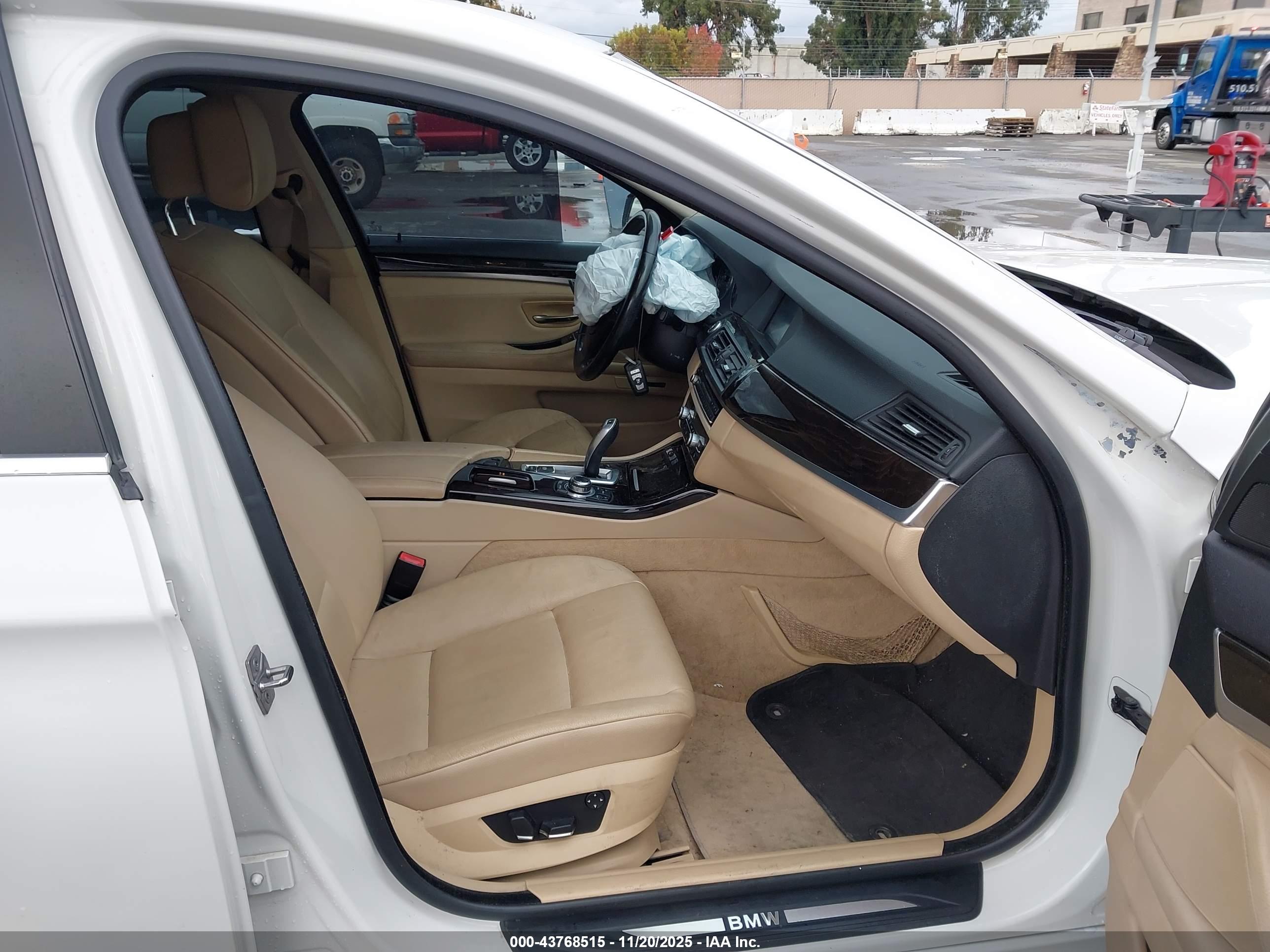 BMW 528I image 5