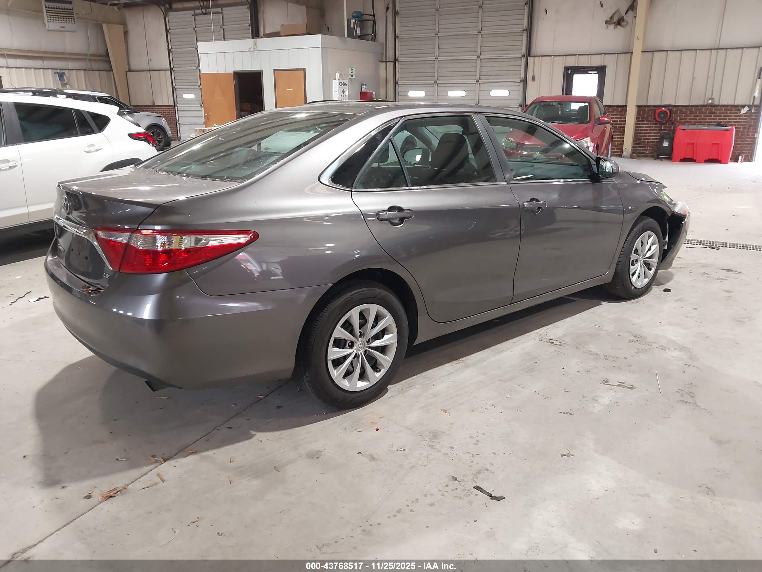 TOYOTA CAMRY image 4
