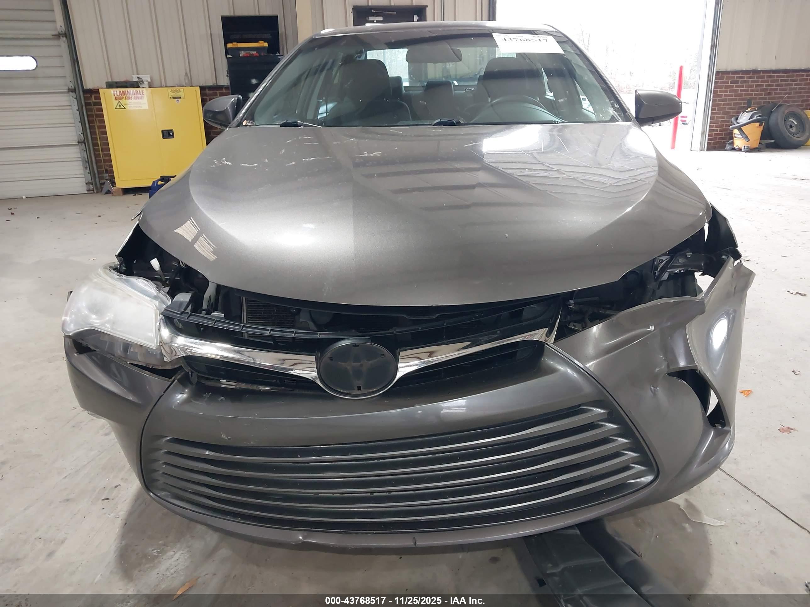 TOYOTA CAMRY image 6