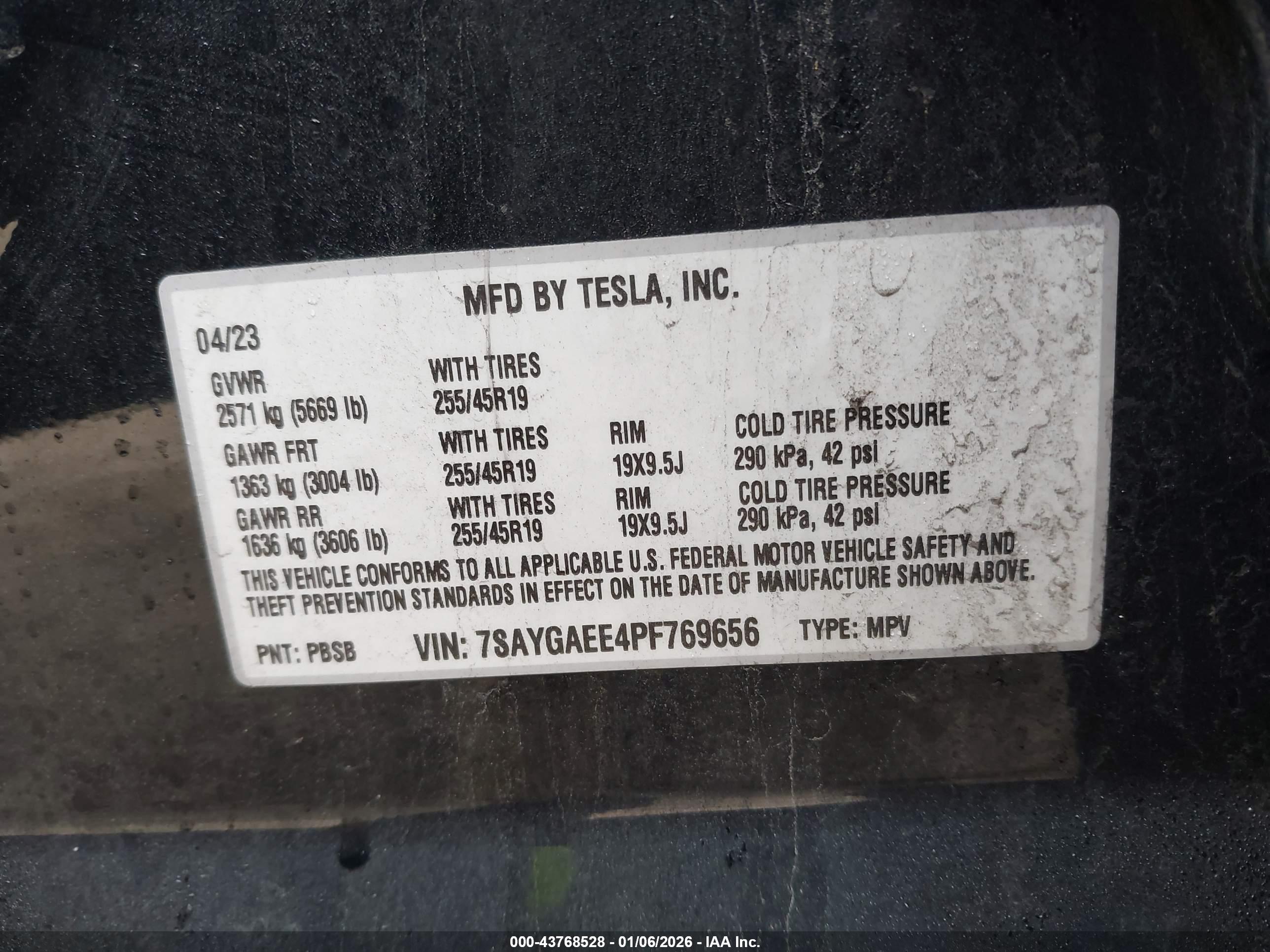 TESLA MODEL image 9