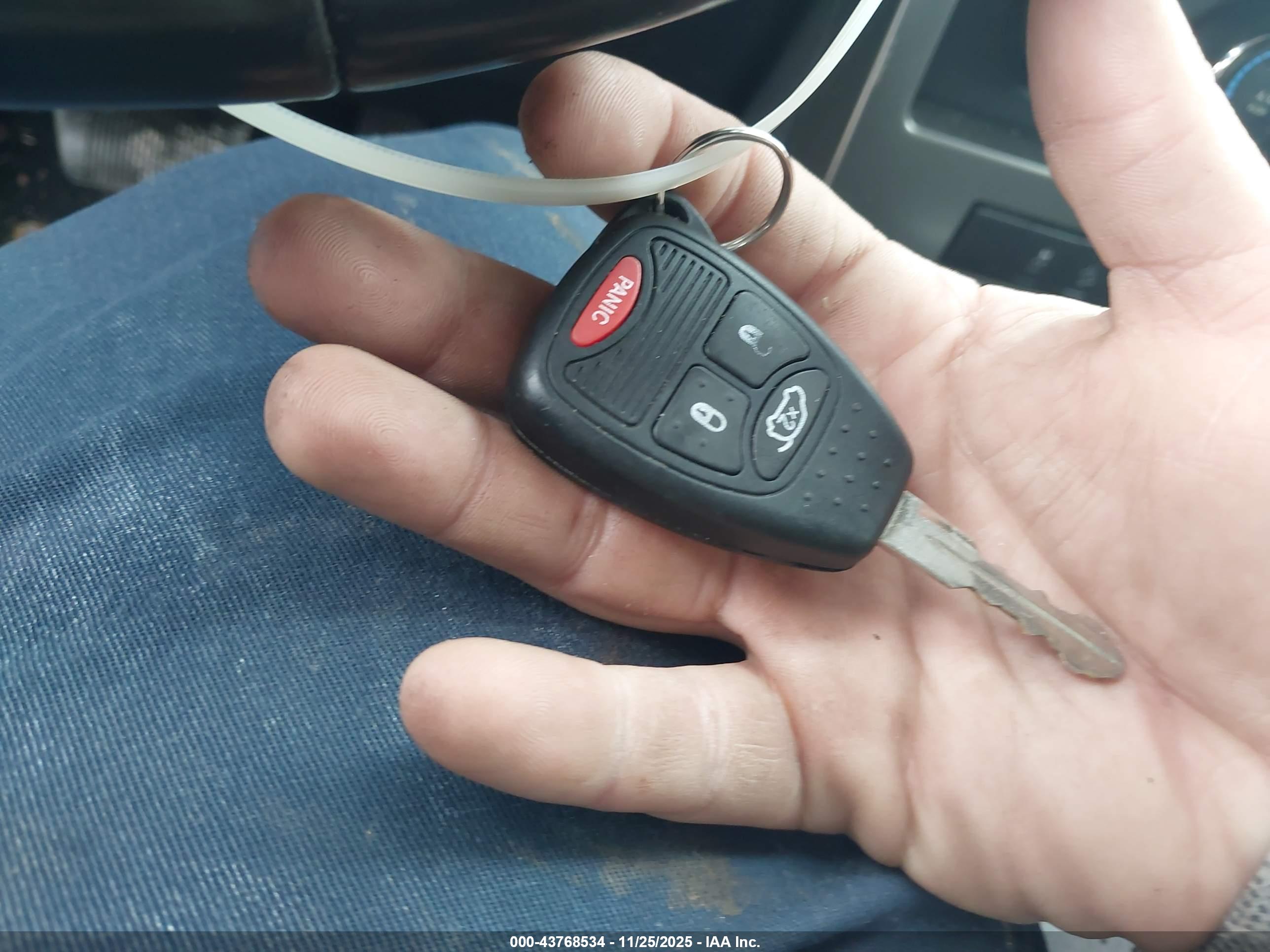 JEEP LIBERTY image 11