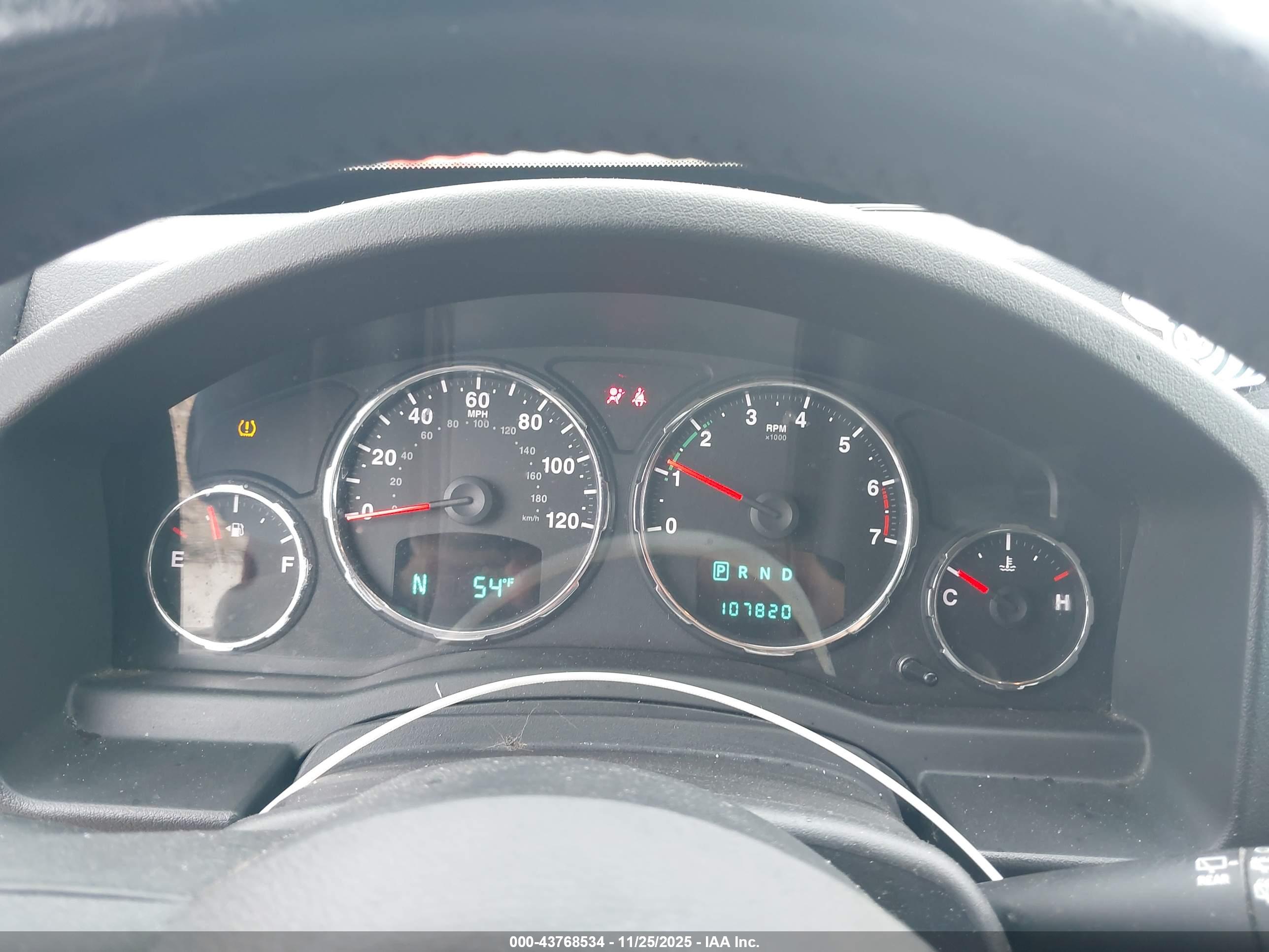JEEP LIBERTY image 7