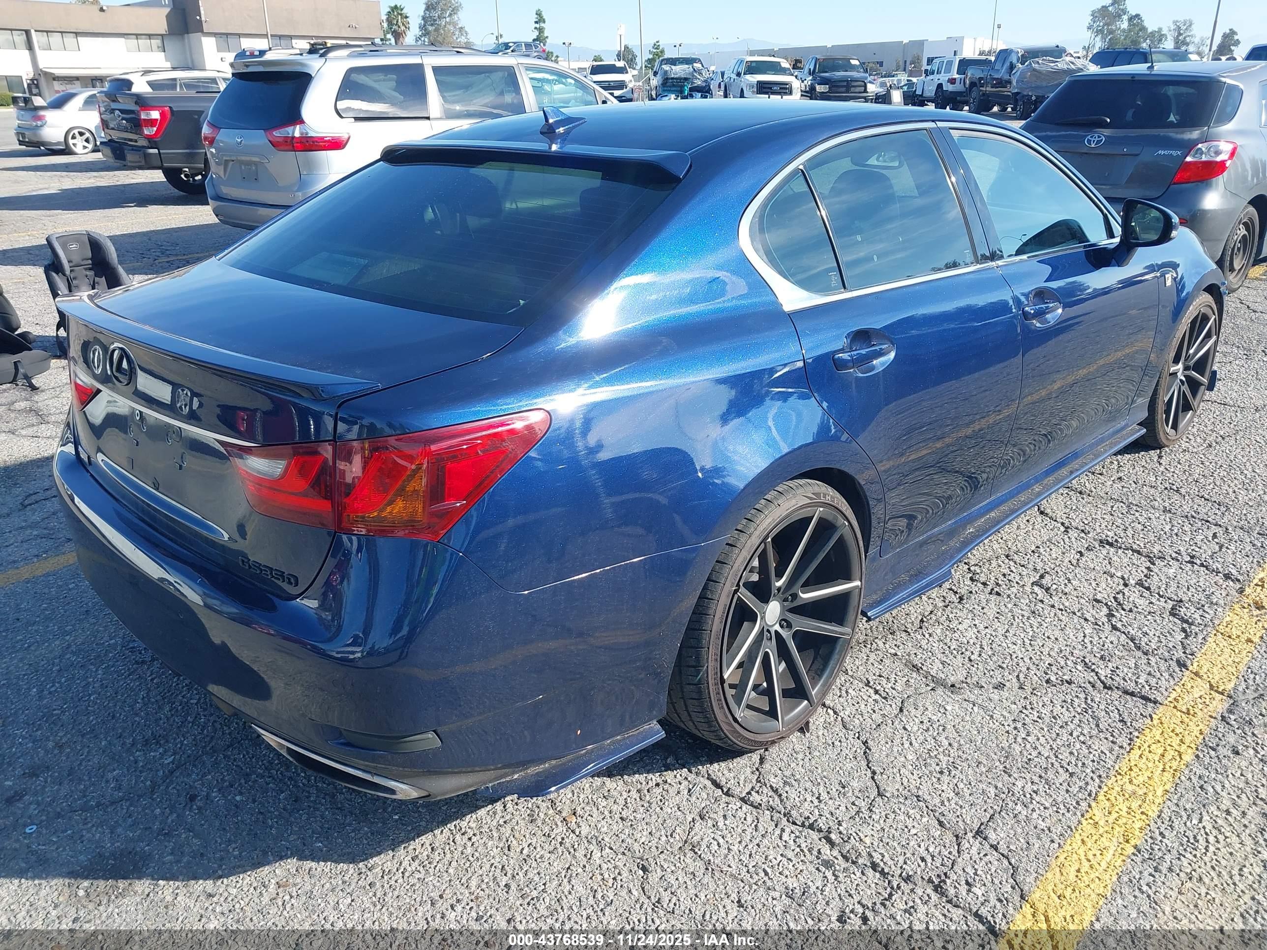 LEXUS GS image 4
