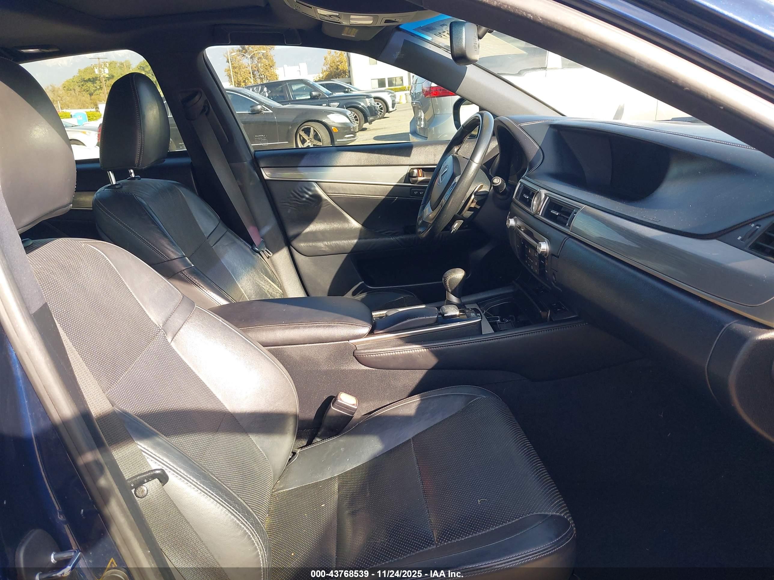 LEXUS GS image 5