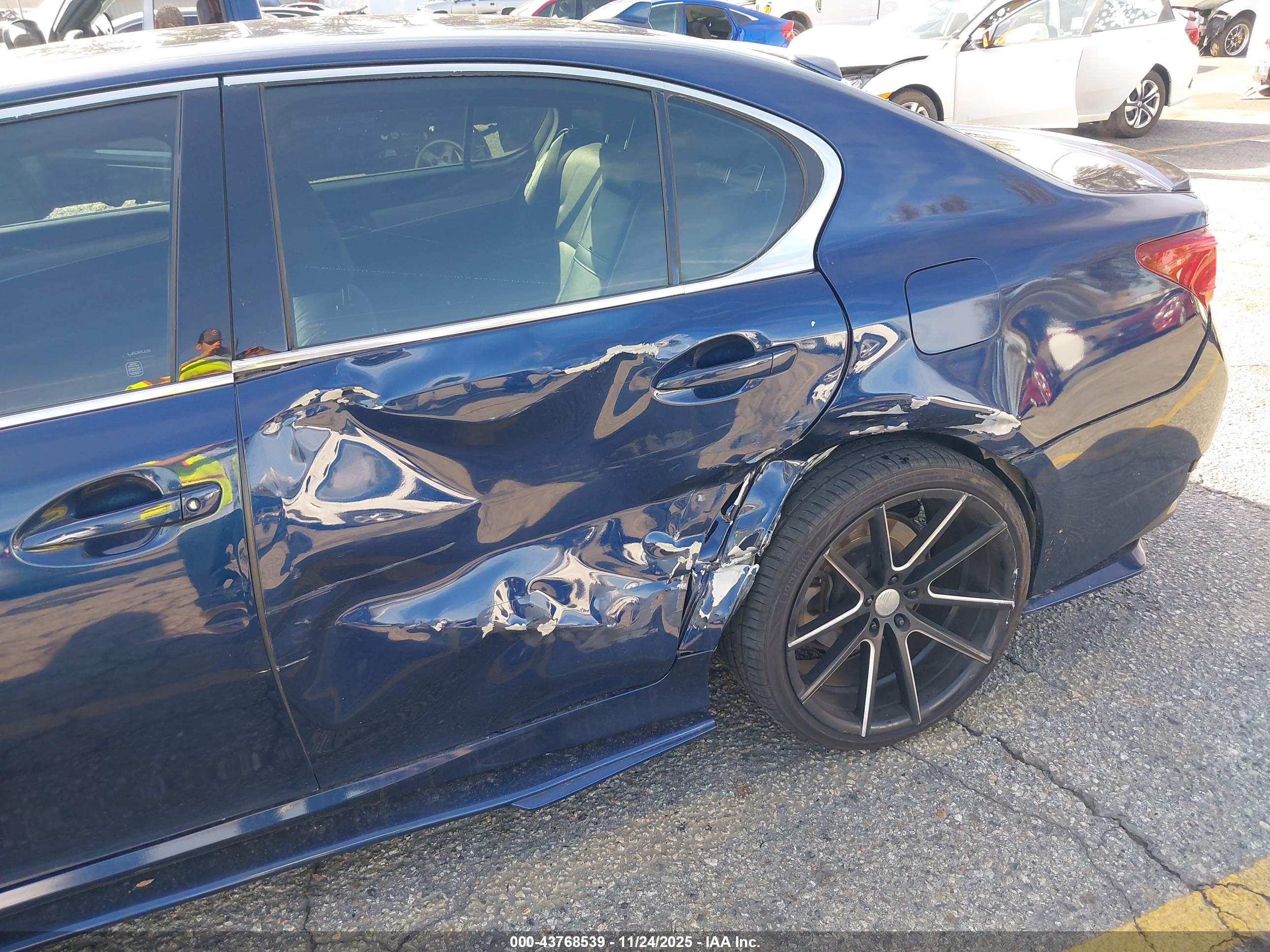 LEXUS GS image 6