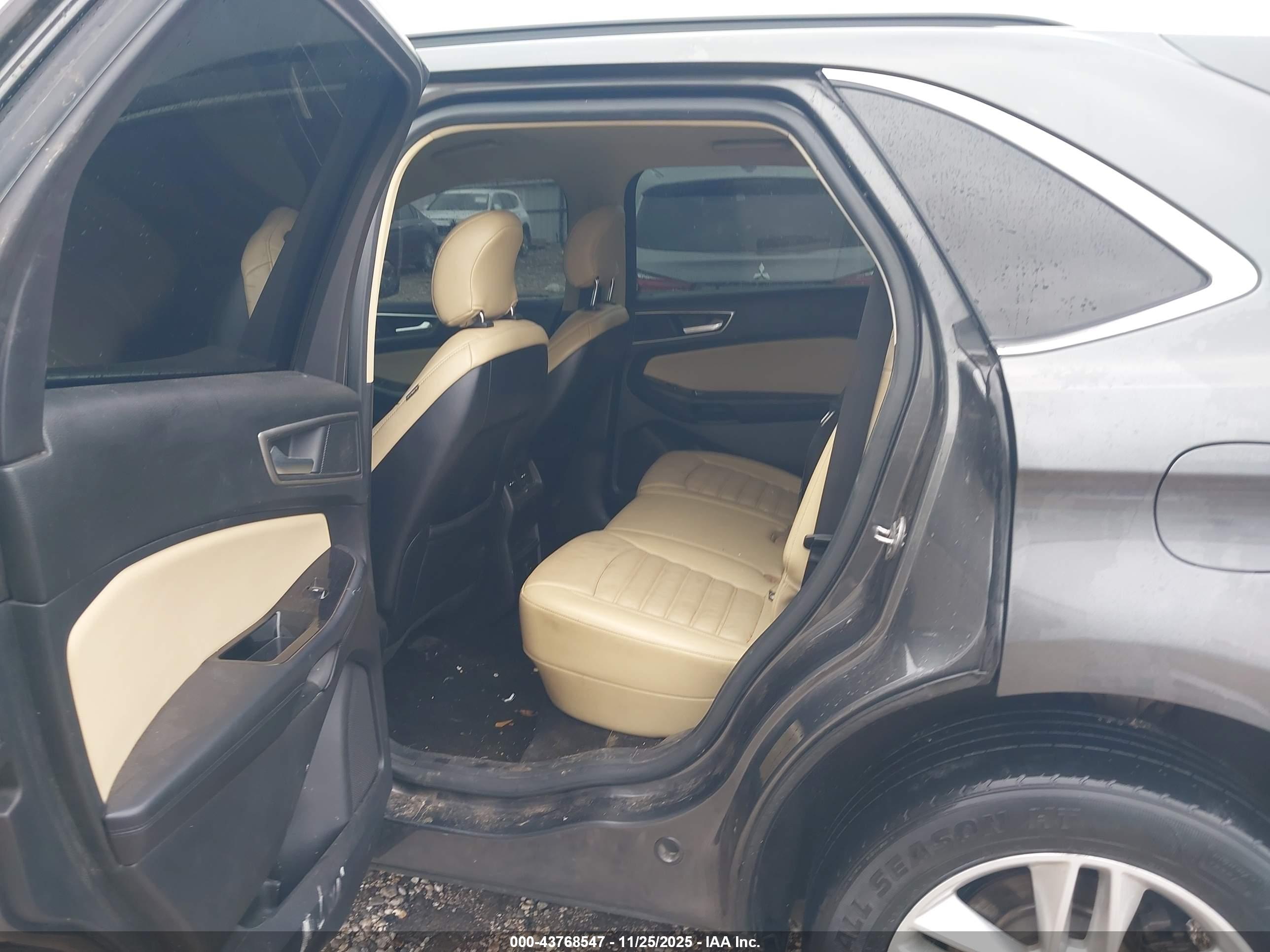 FORD EDGE image 8