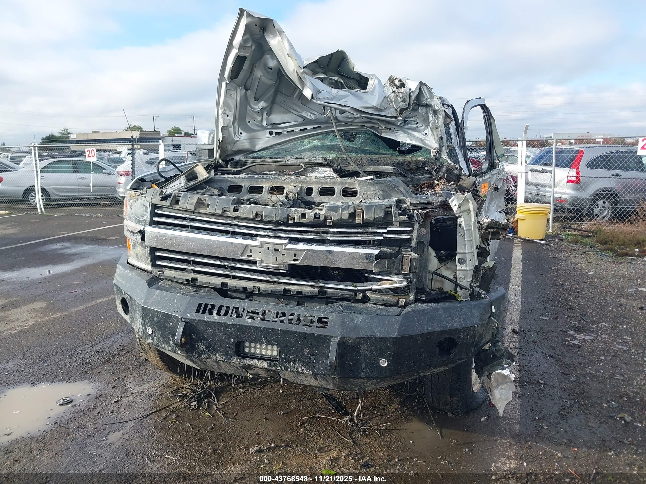CHEVROLET SILVERADO image 6
