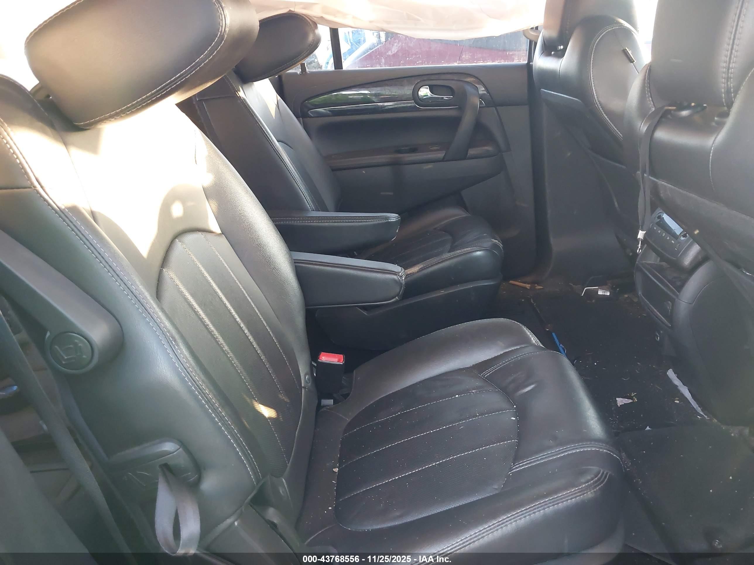 BUICK ENCLAVE image 8