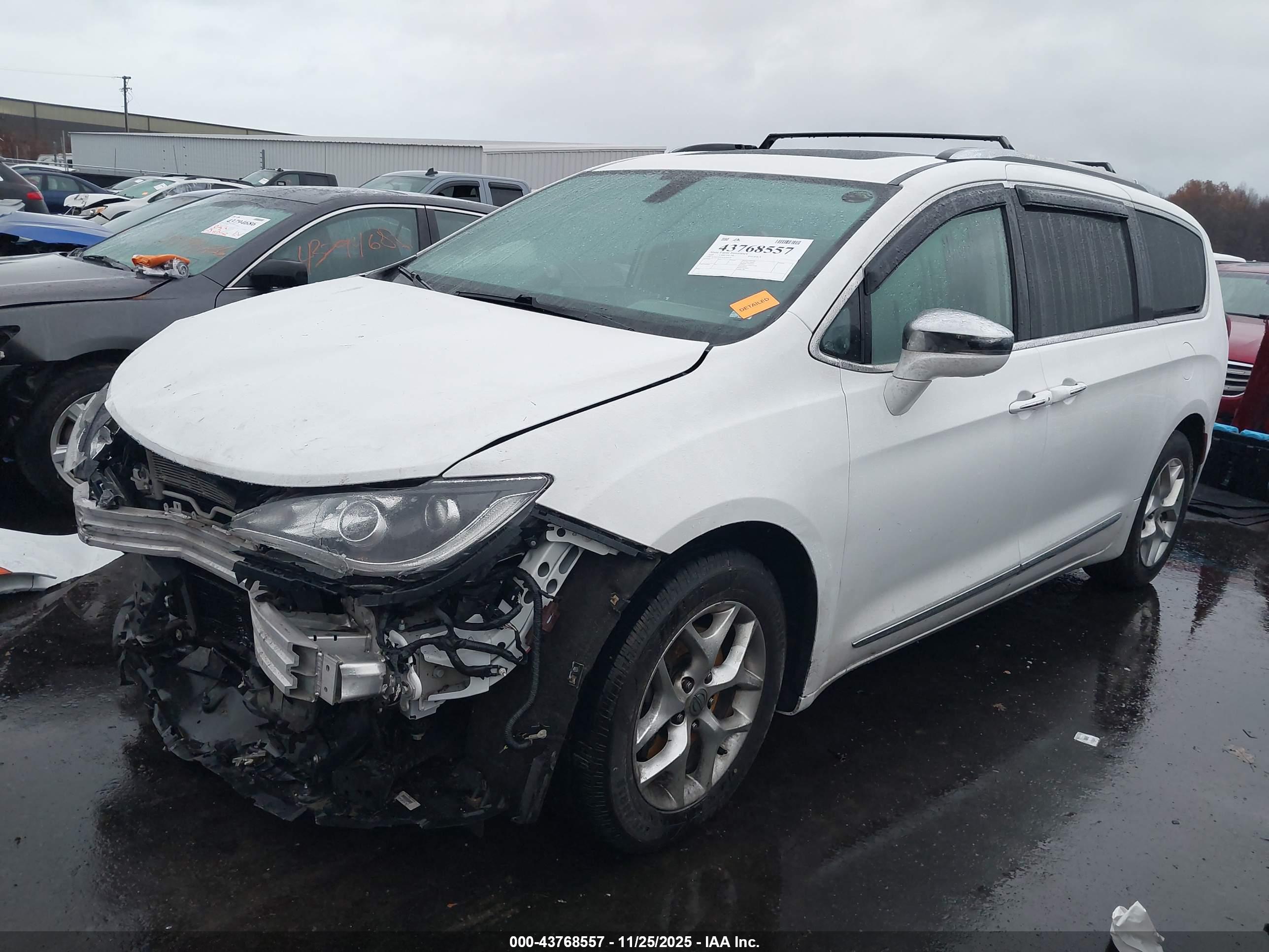 CHRYSLER PACIFICA image 2